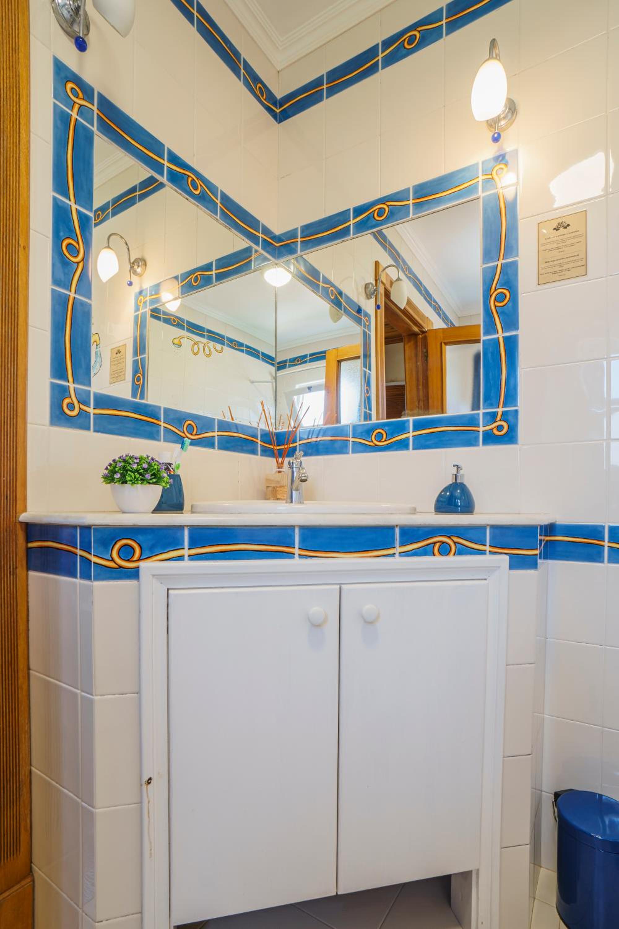 Double or Twin Room with Private Bathroom photo 3