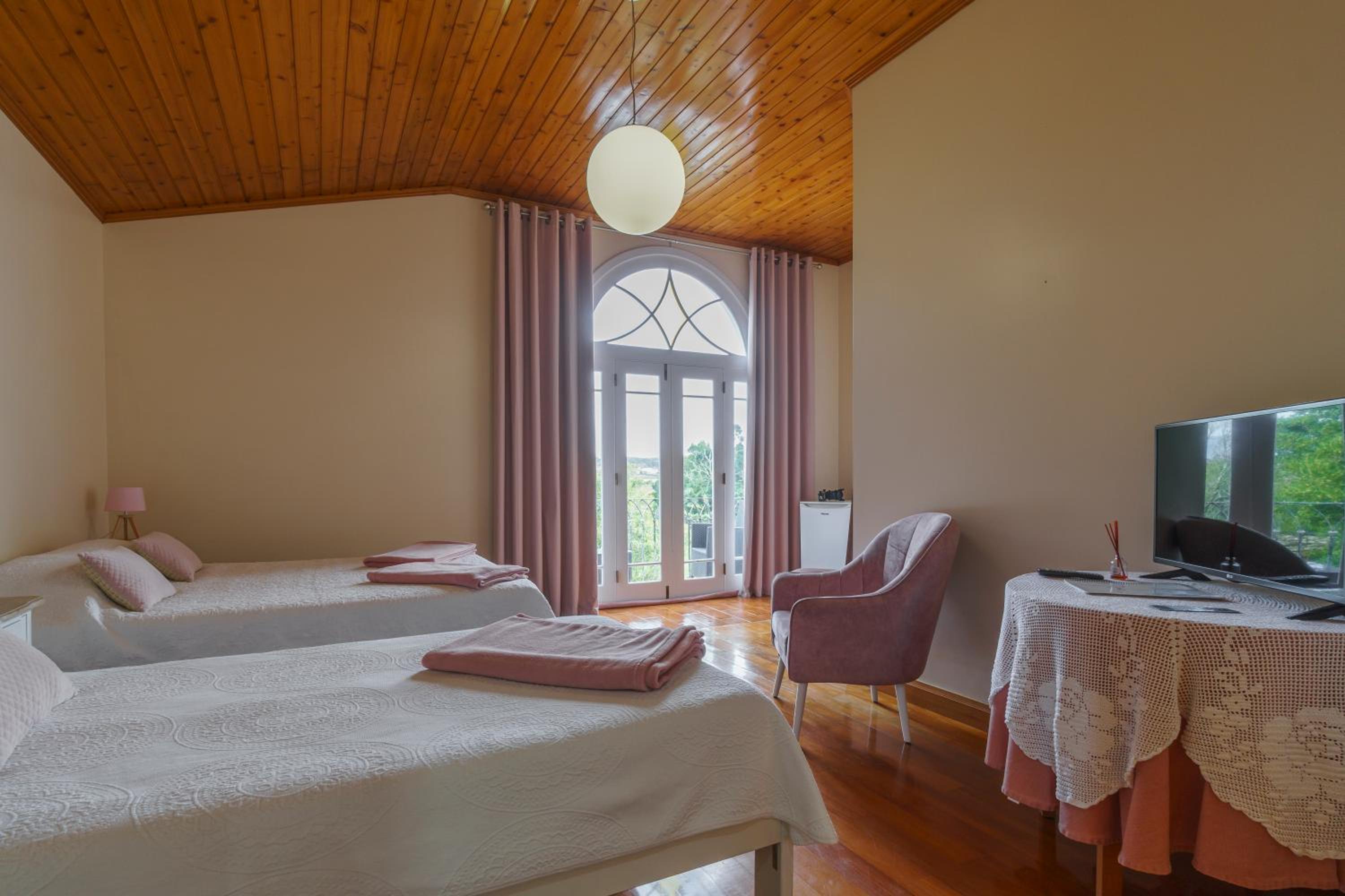 Triple Room with Private Bathroom photo 2