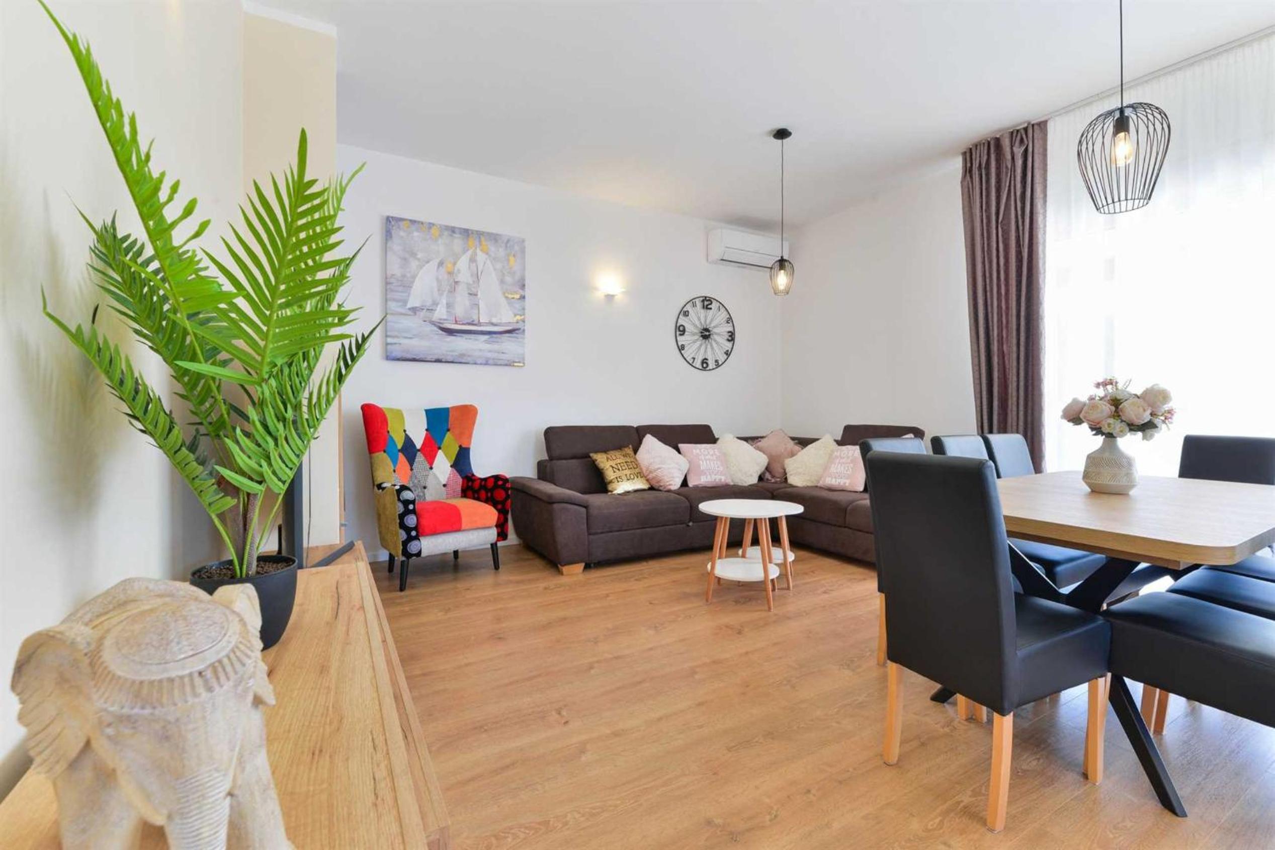 Villa photo 1