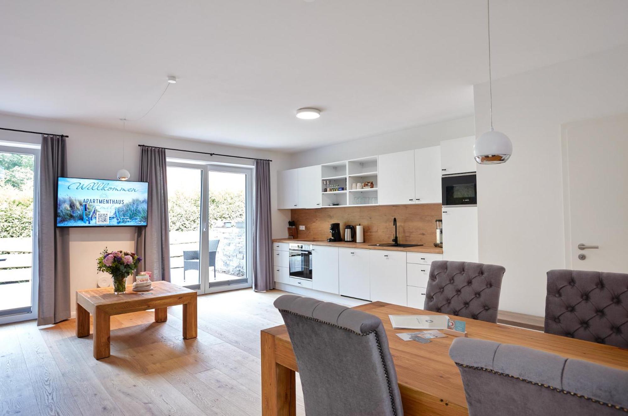 Apartment with Terrace photo 3