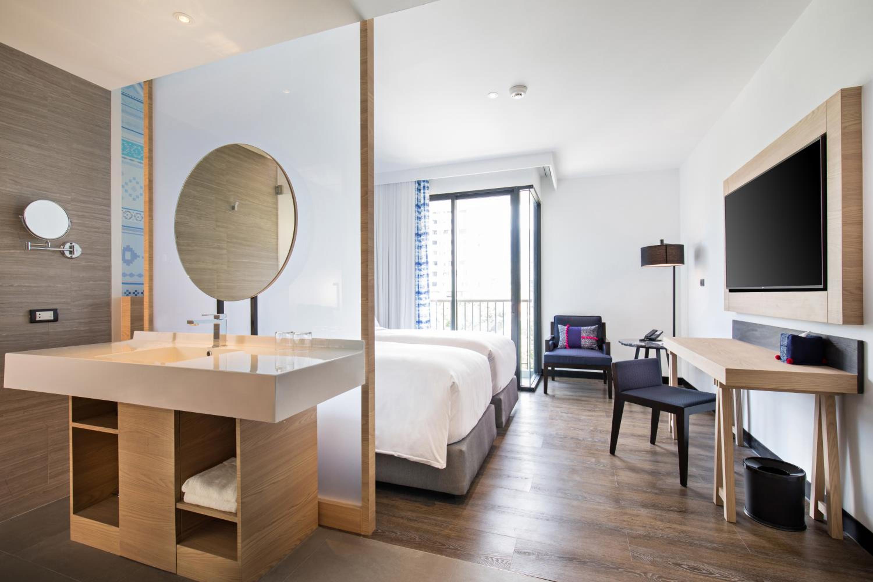 Superior Twin Room with Balcony - Photo 2