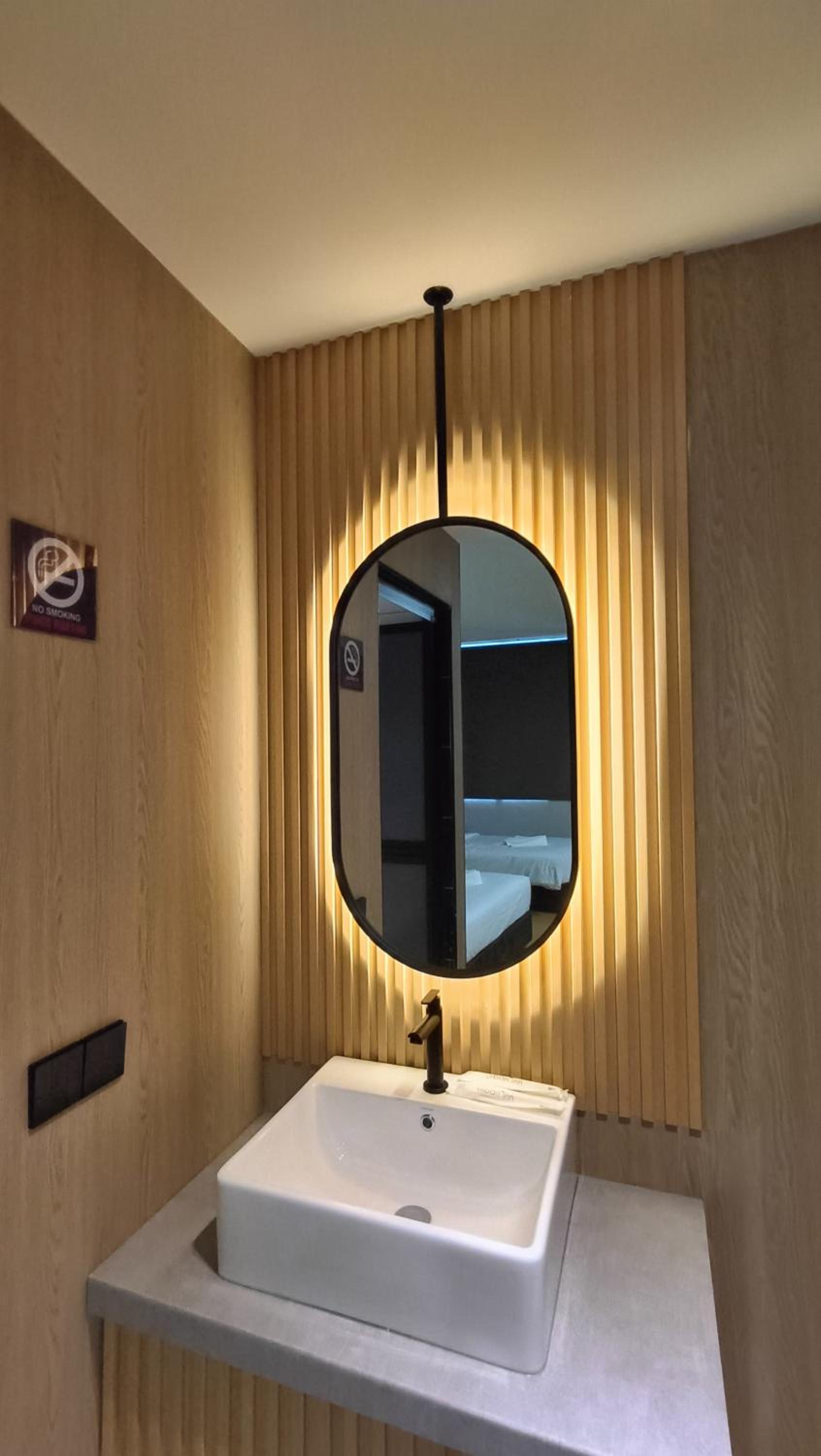 Executive Suite - Photo 24