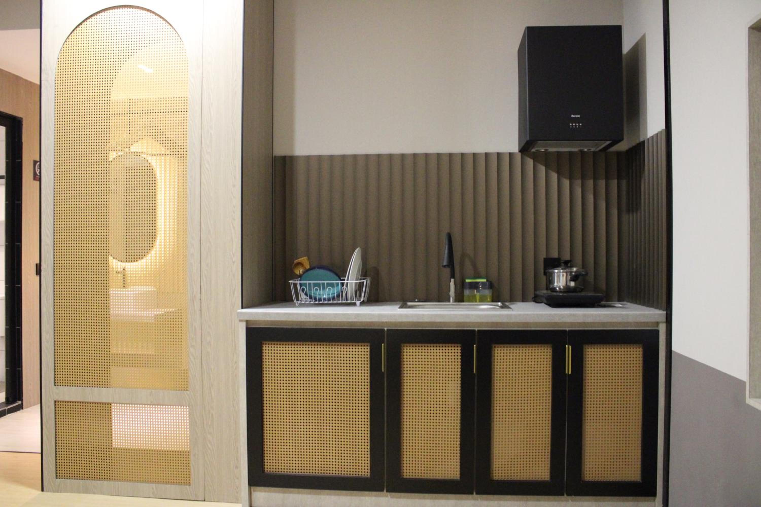 Executive Suite - Photo 20