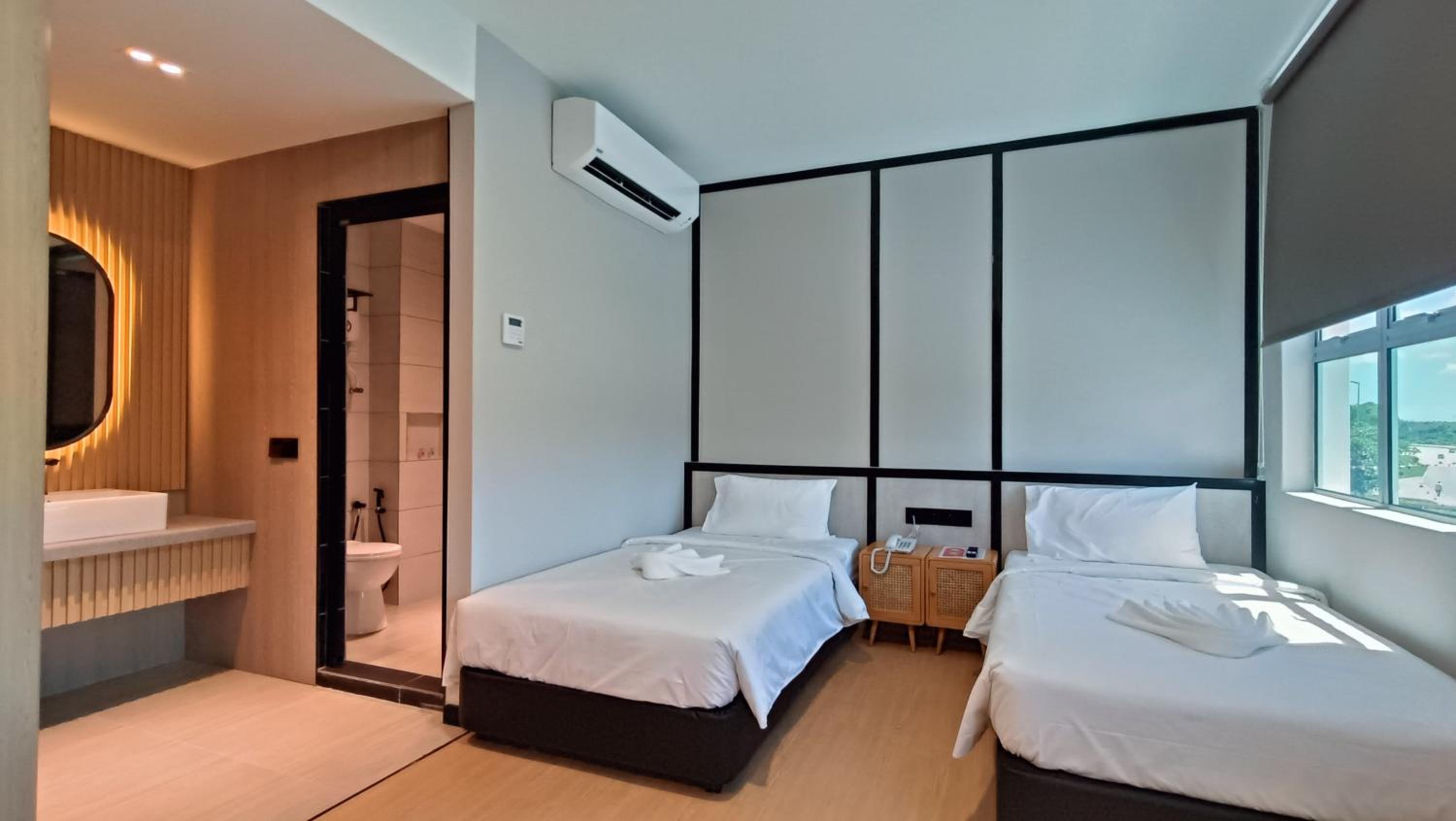 Junior Suite Twin - Photo 21