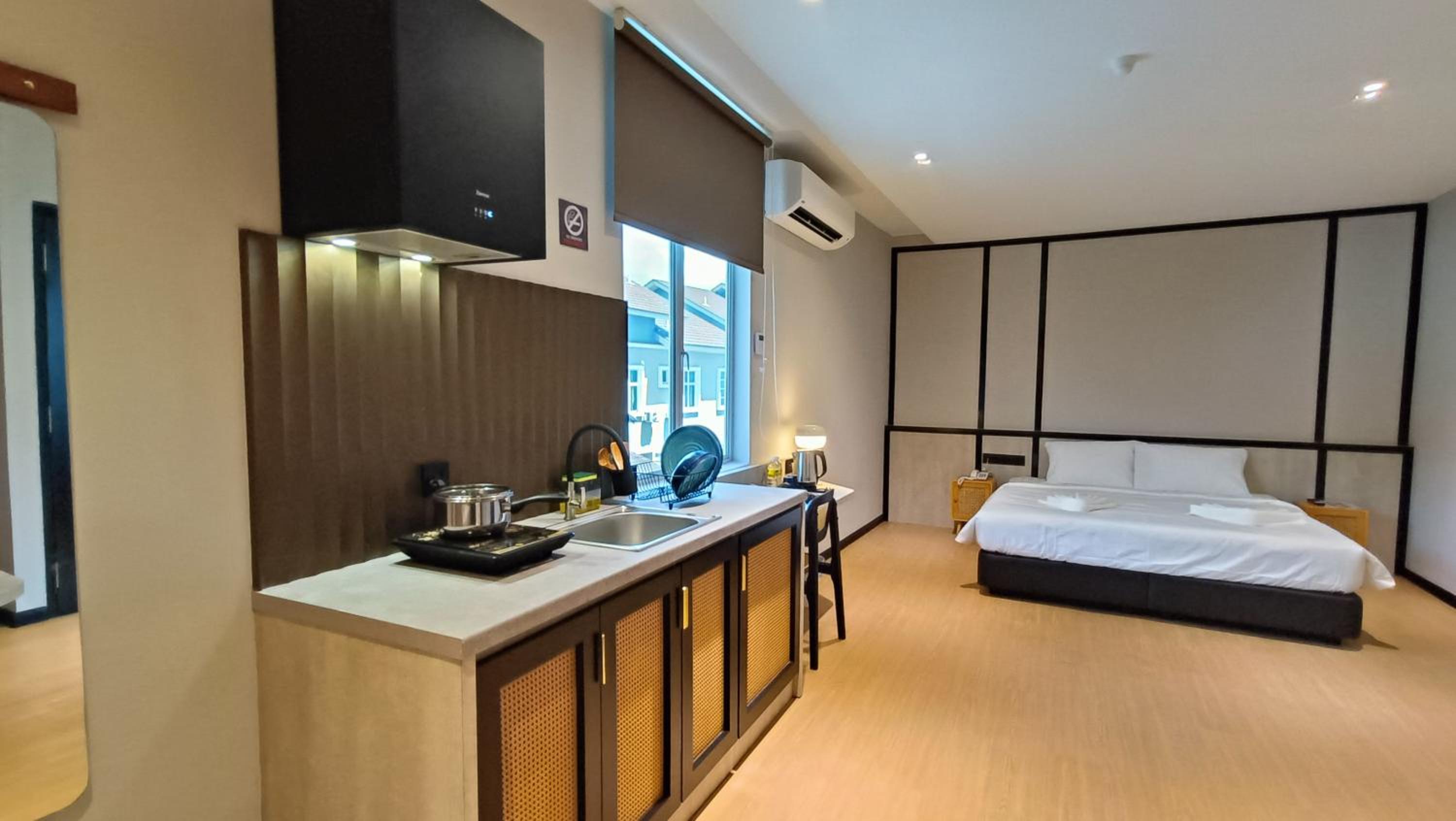 Deluxe Suite - Photo 32