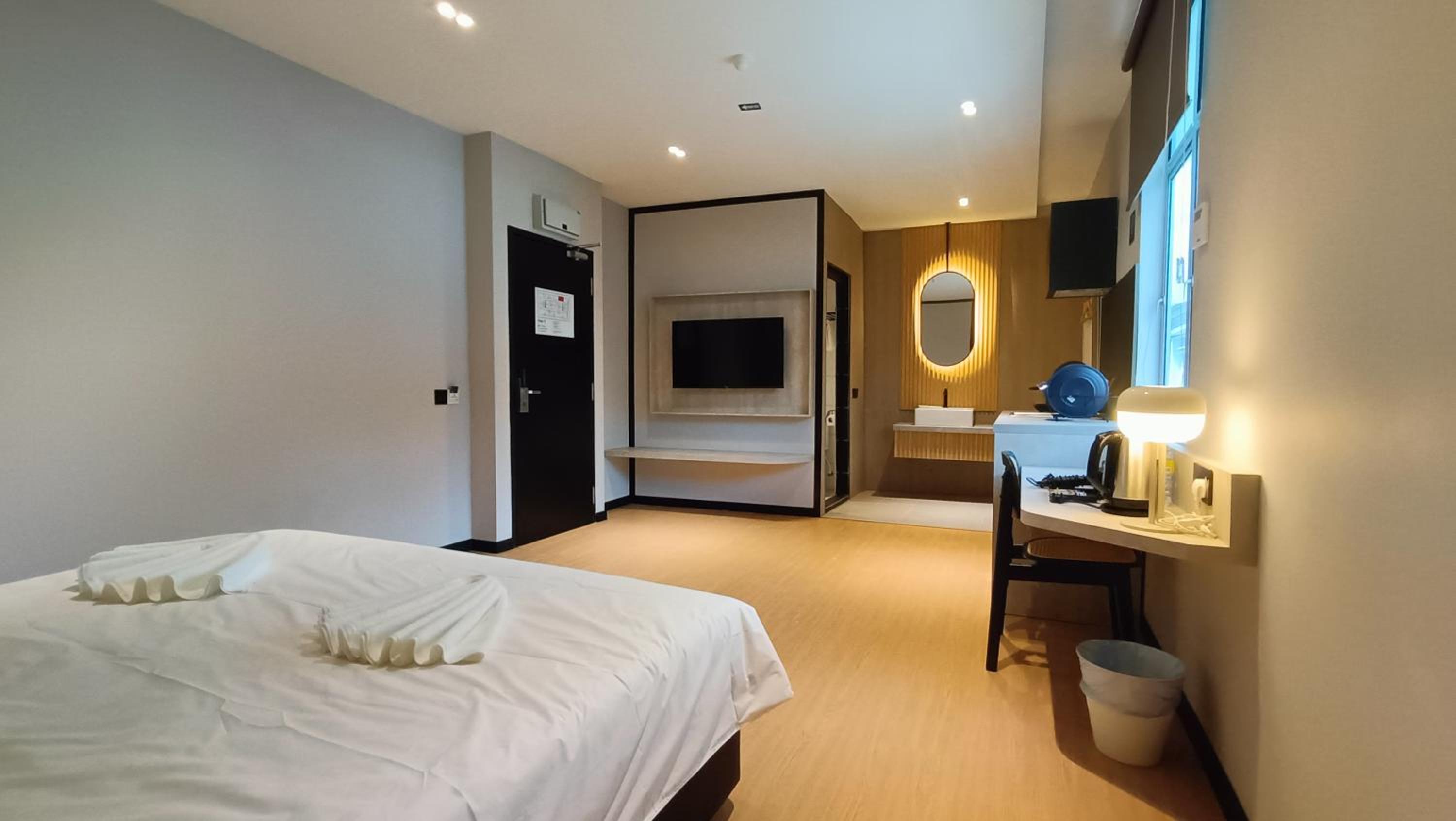 Deluxe Suite - Photo 40
