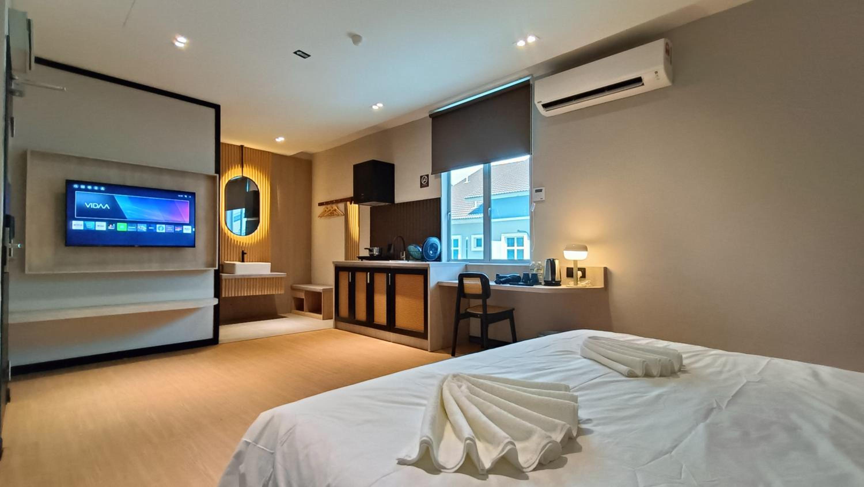 Deluxe Suite - Photo 36