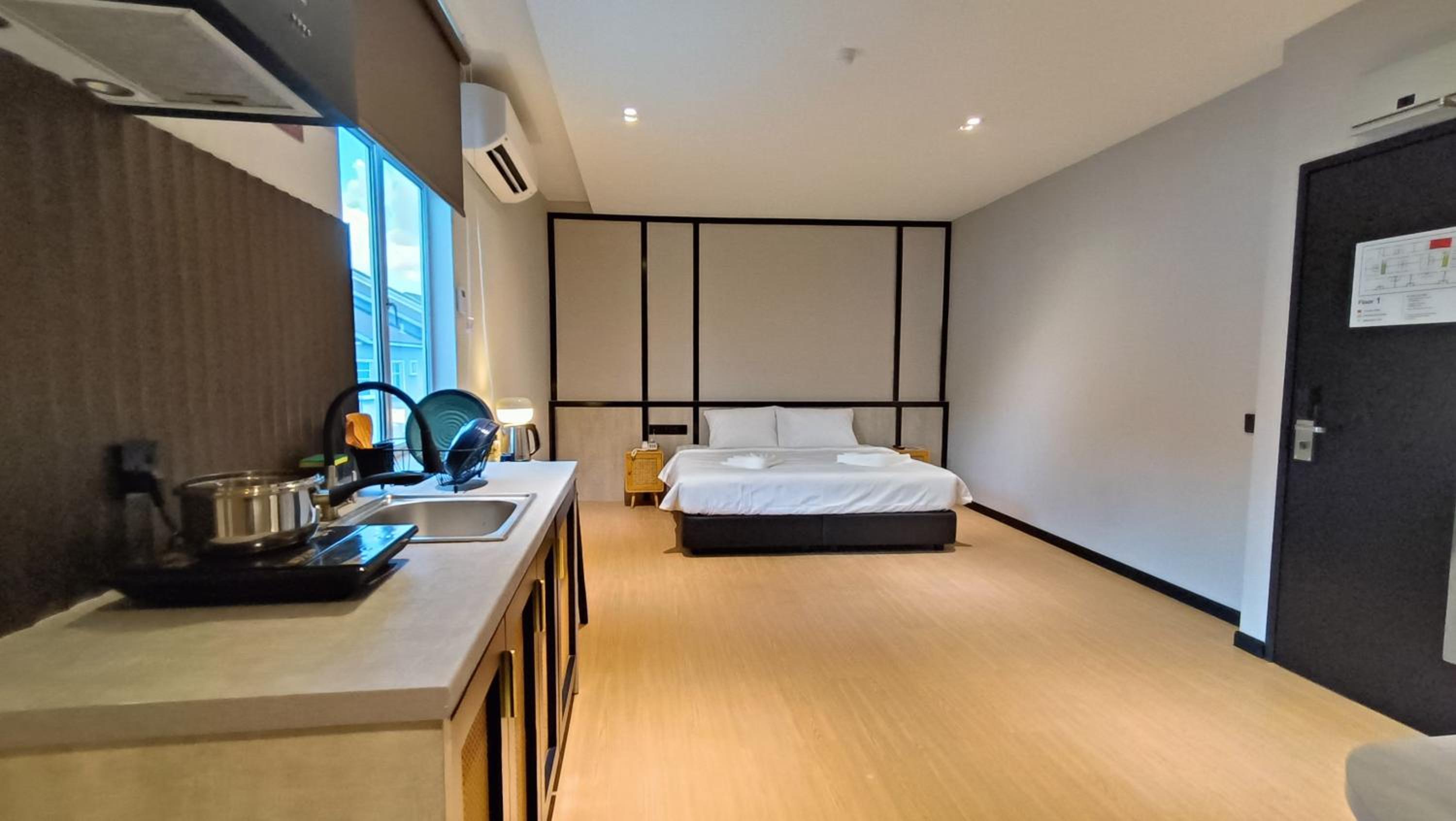 Deluxe Suite - Photo 30