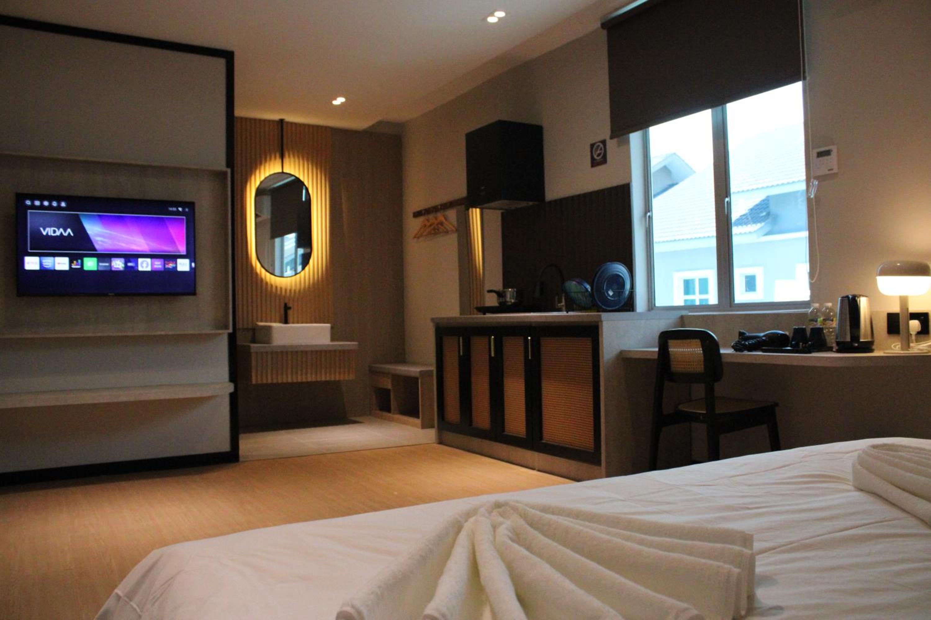 Deluxe Suite - Photo 21
