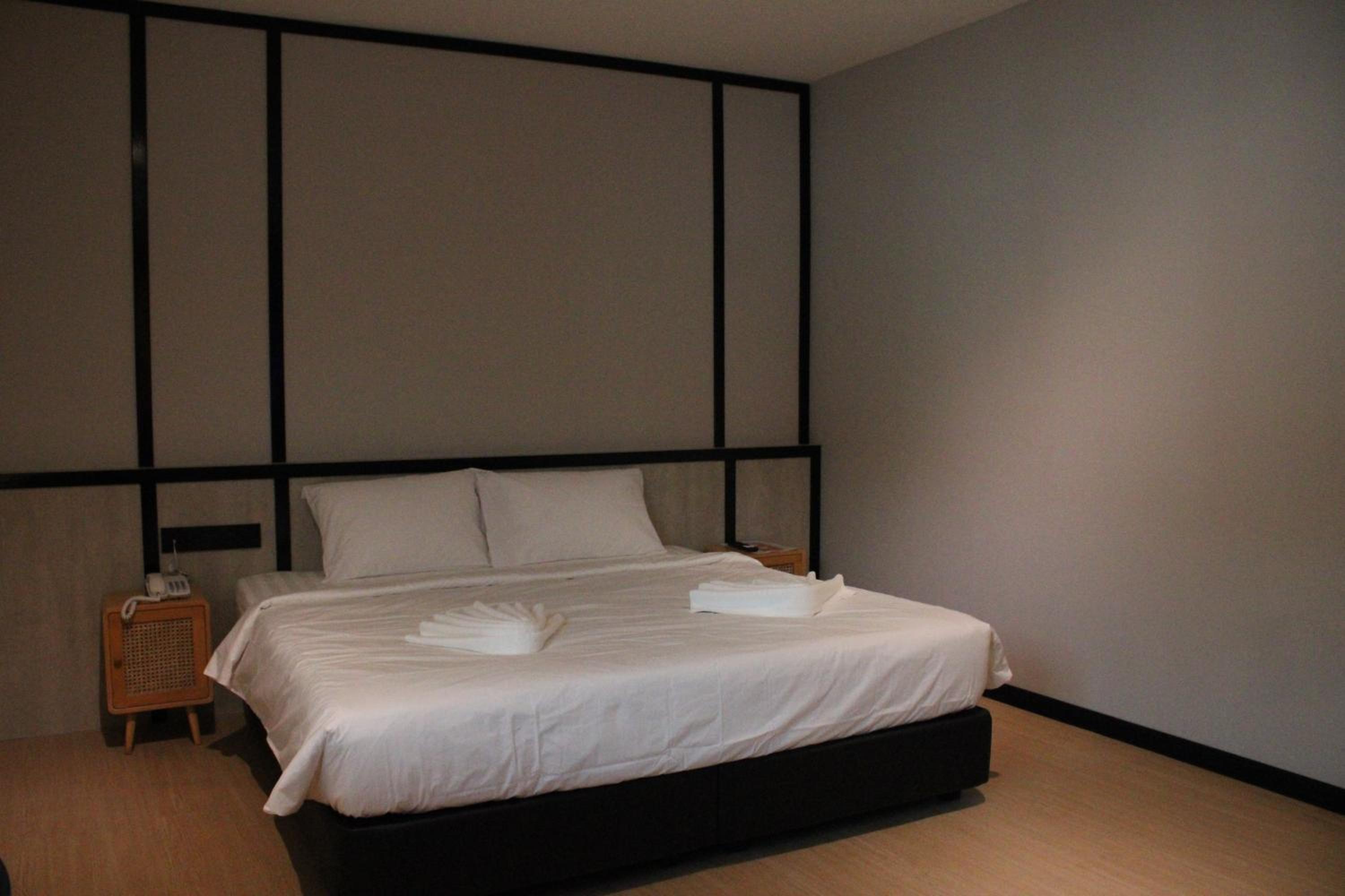 Deluxe Suite - Photo 7