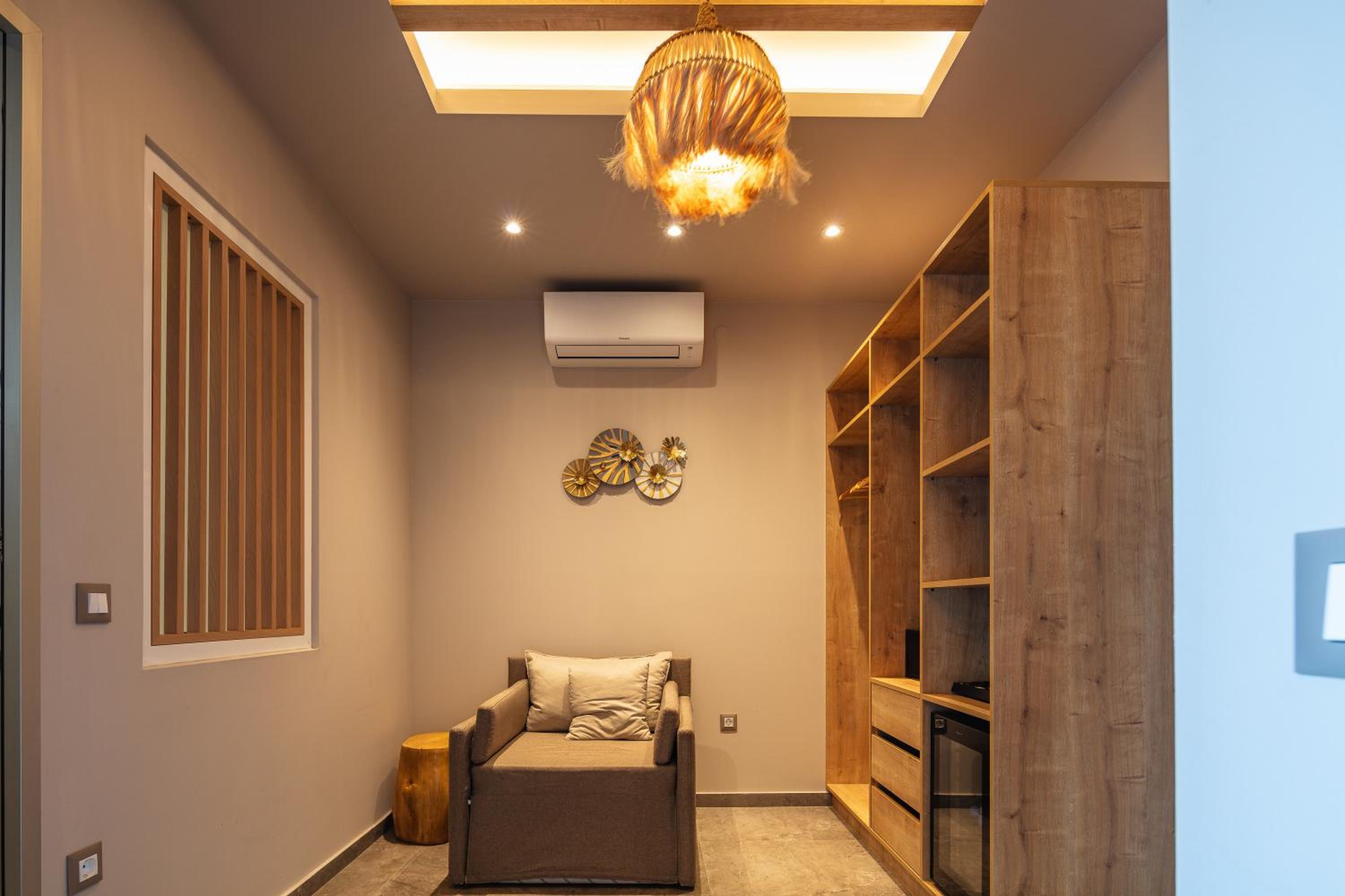 Junior Suite with Inland View - Photo 9