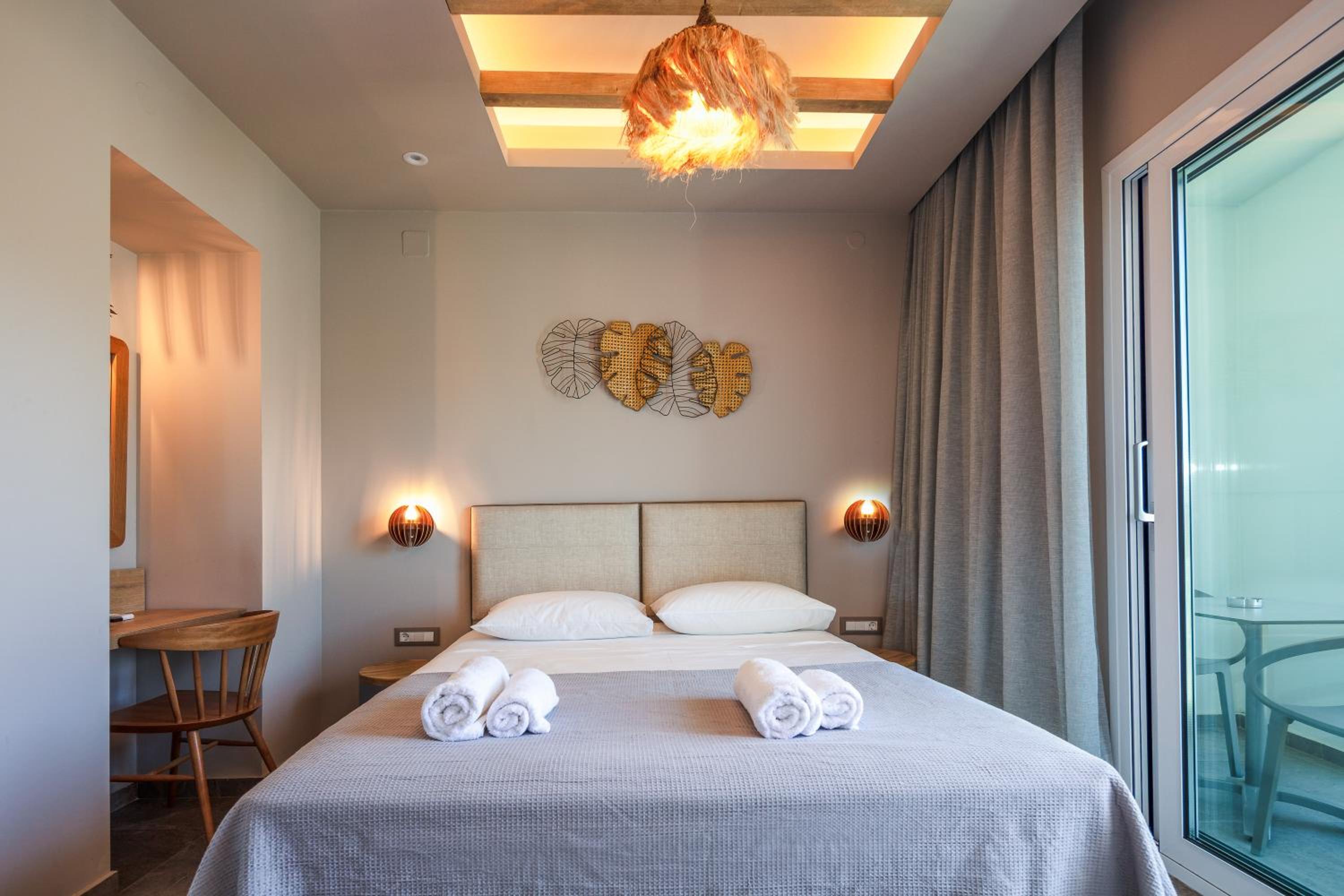 Junior Suite with Inland View - Photo 1