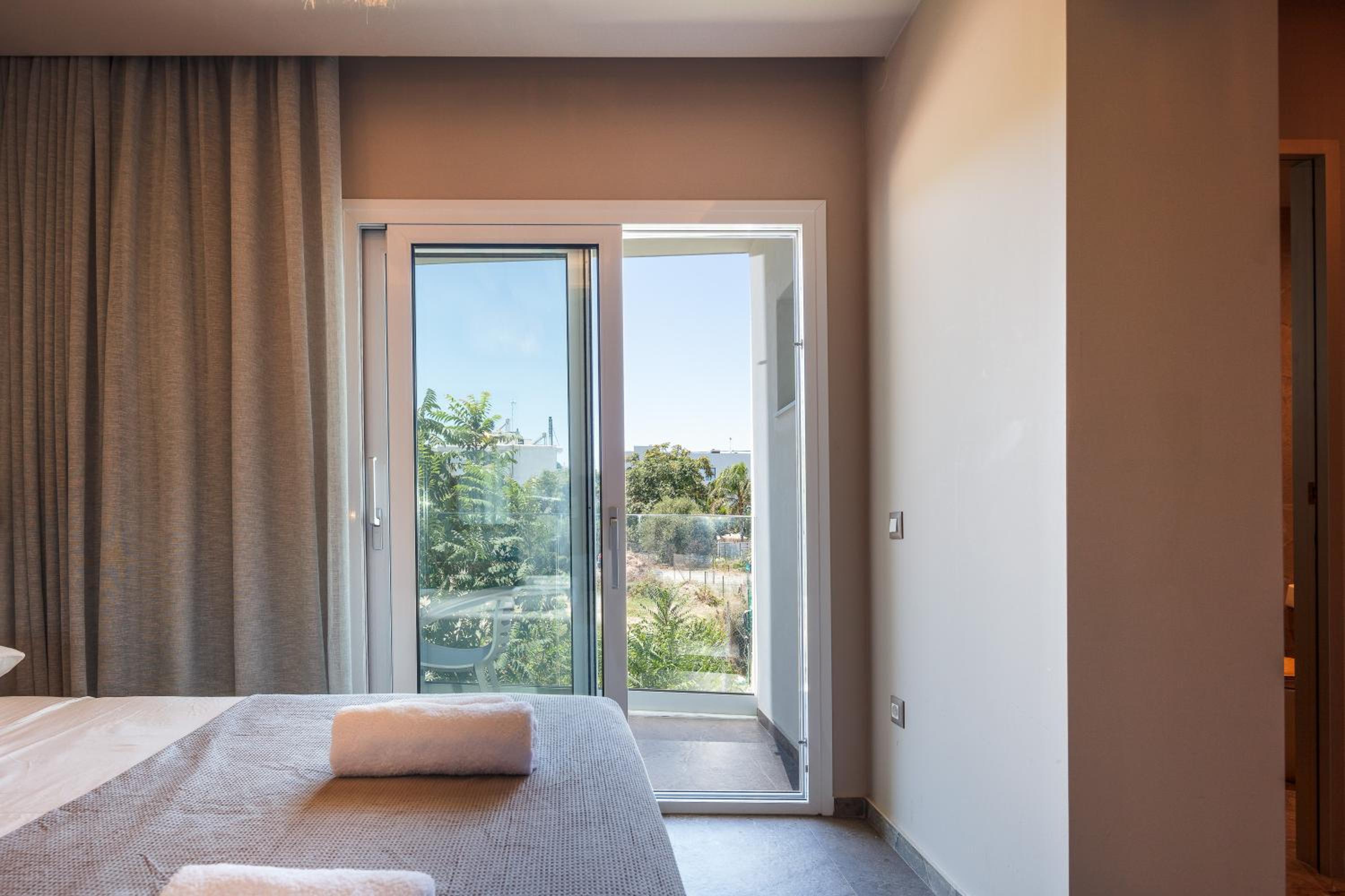 Junior Suite with Inland View - Photo 7