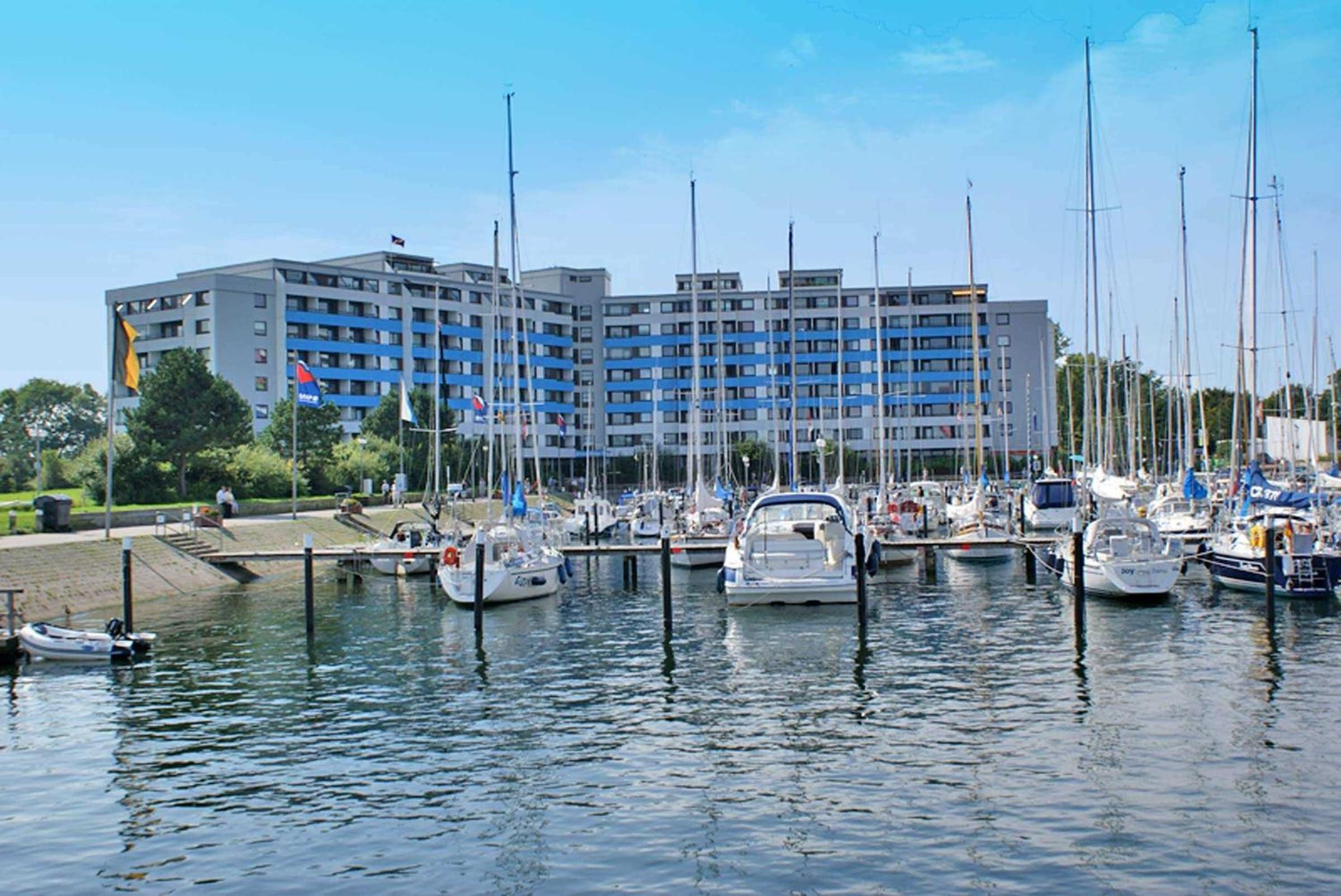 Two-Bedroom Apartment with Balcony photo 2