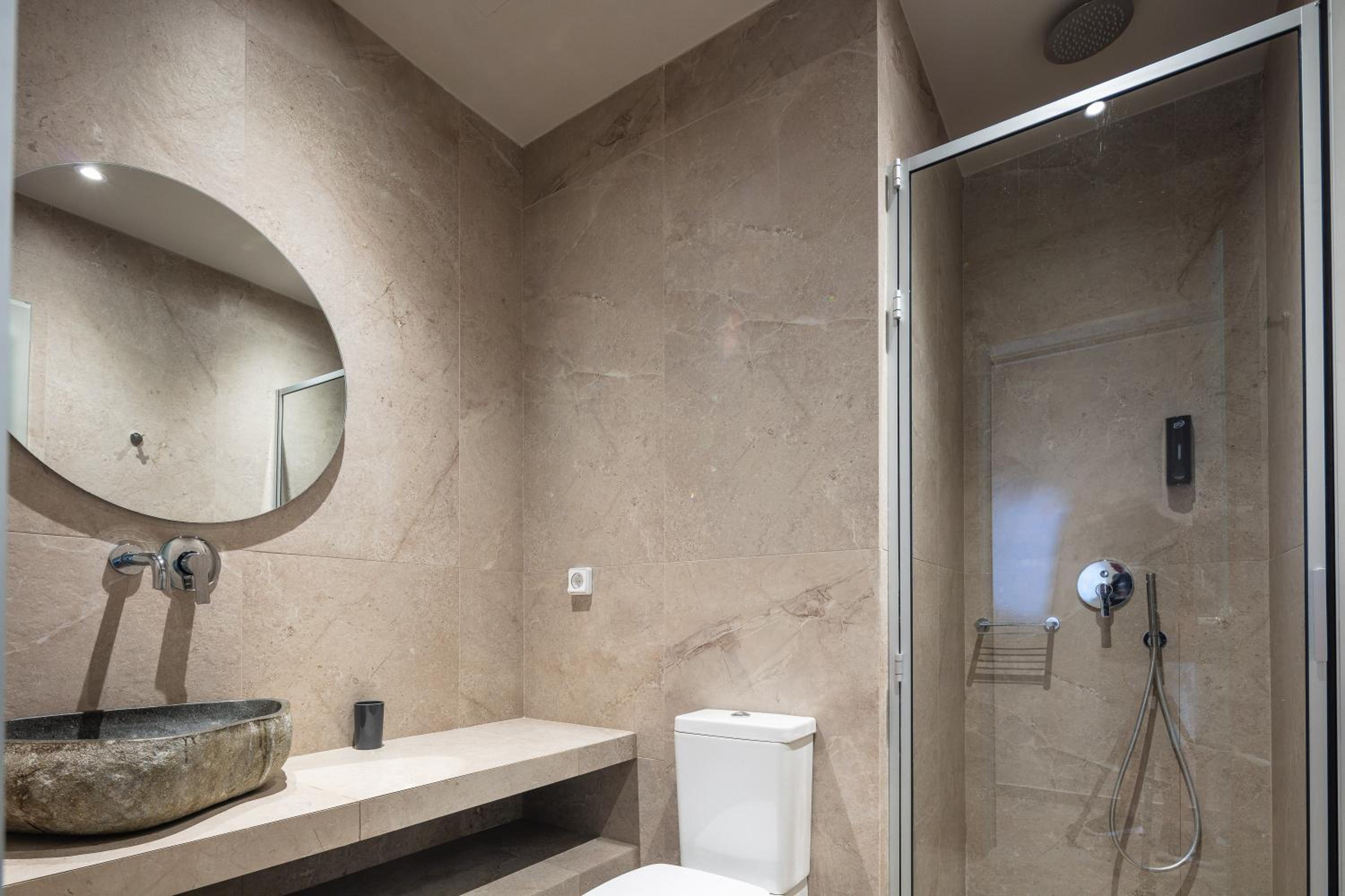 Premium Two Bedroom Suite with Partial Sea View - Photo 5