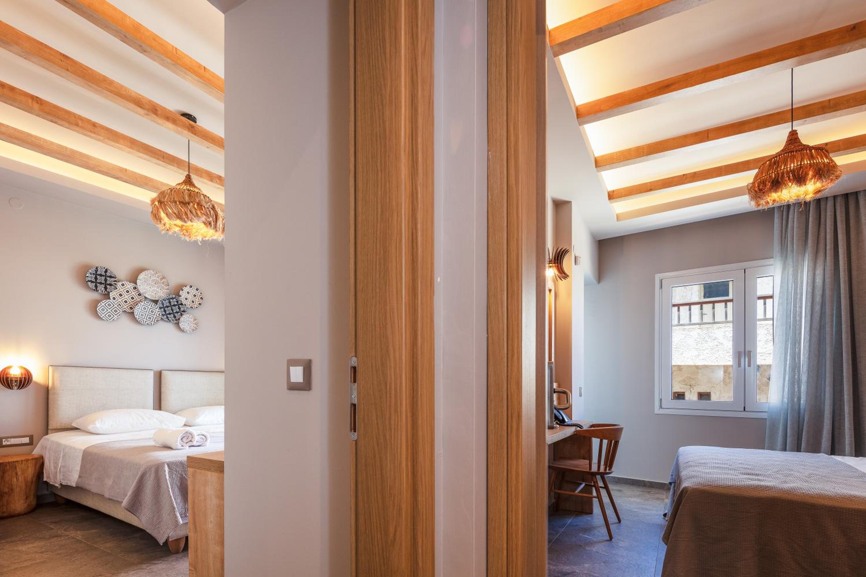 Premium Two Bedroom Suite with Partial Sea View - Photo 8