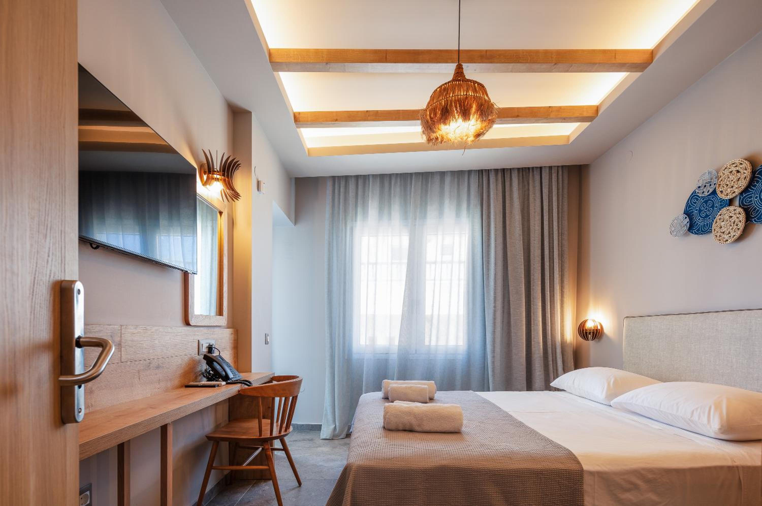 Premium Two Bedroom Suite with Partial Sea View - Photo 9