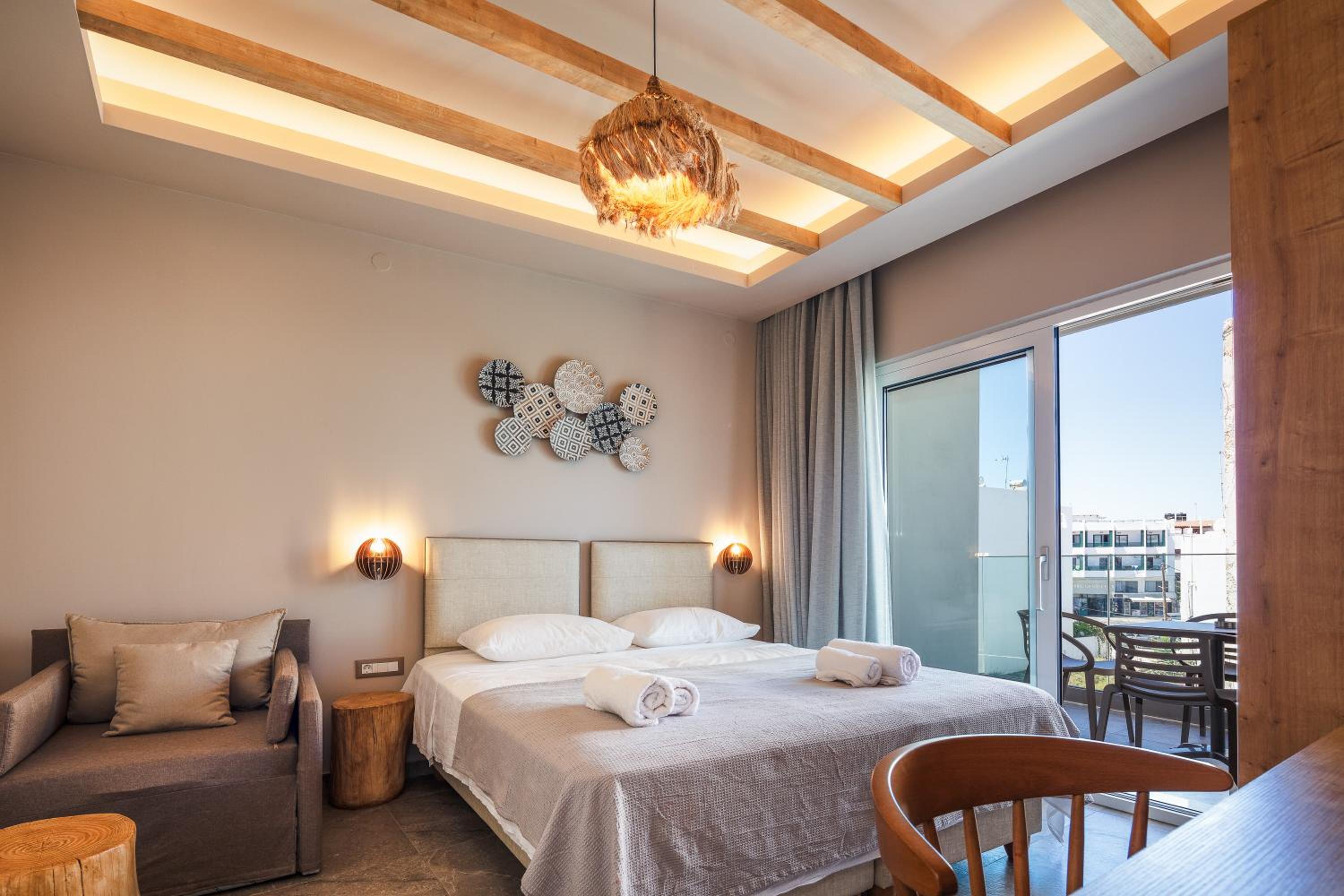 Premium Two Bedroom Suite with Partial Sea View - Photo 1