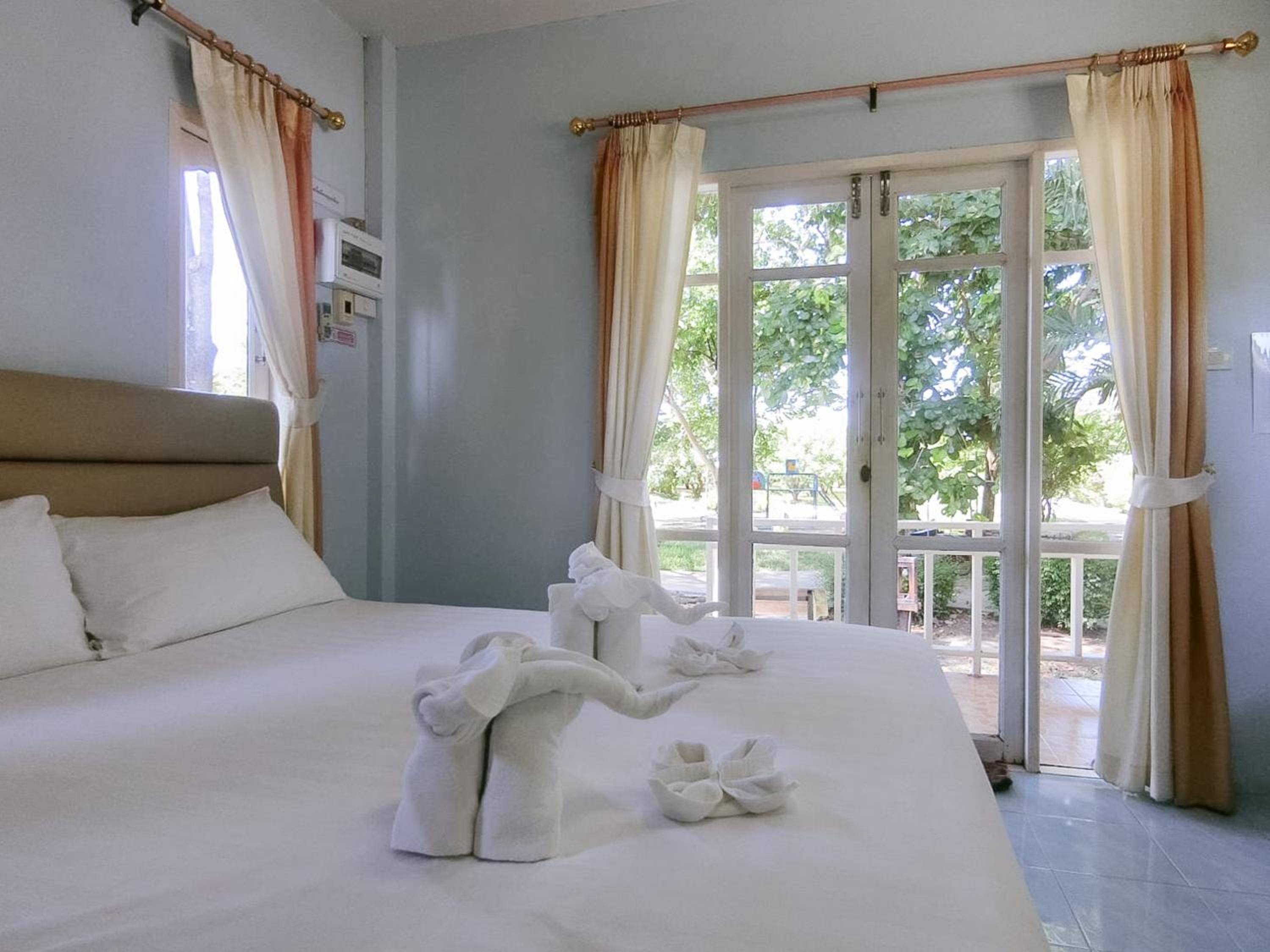 Standard Double Room - Photo 10