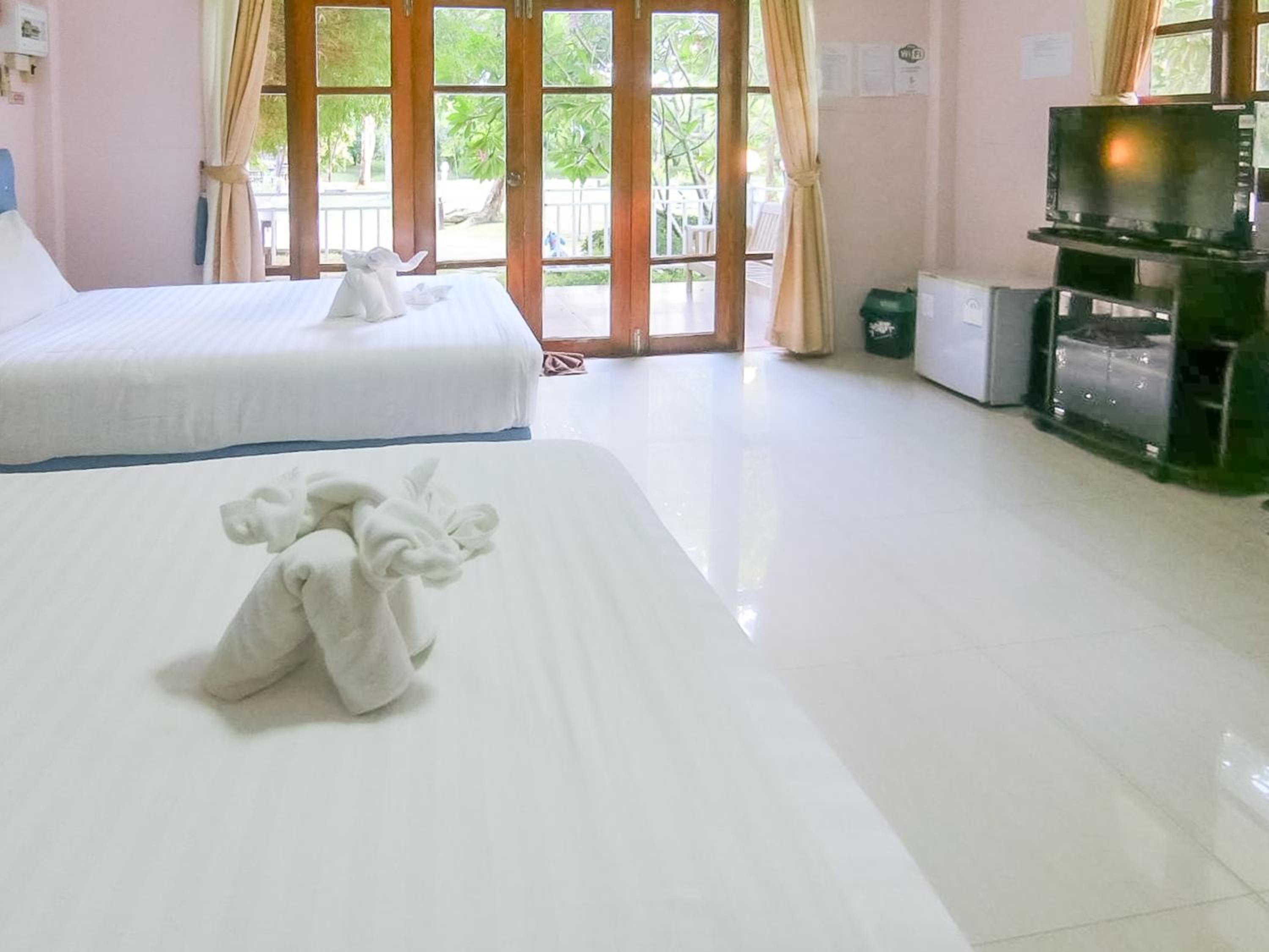 Deluxe Twin Room - Photo 3