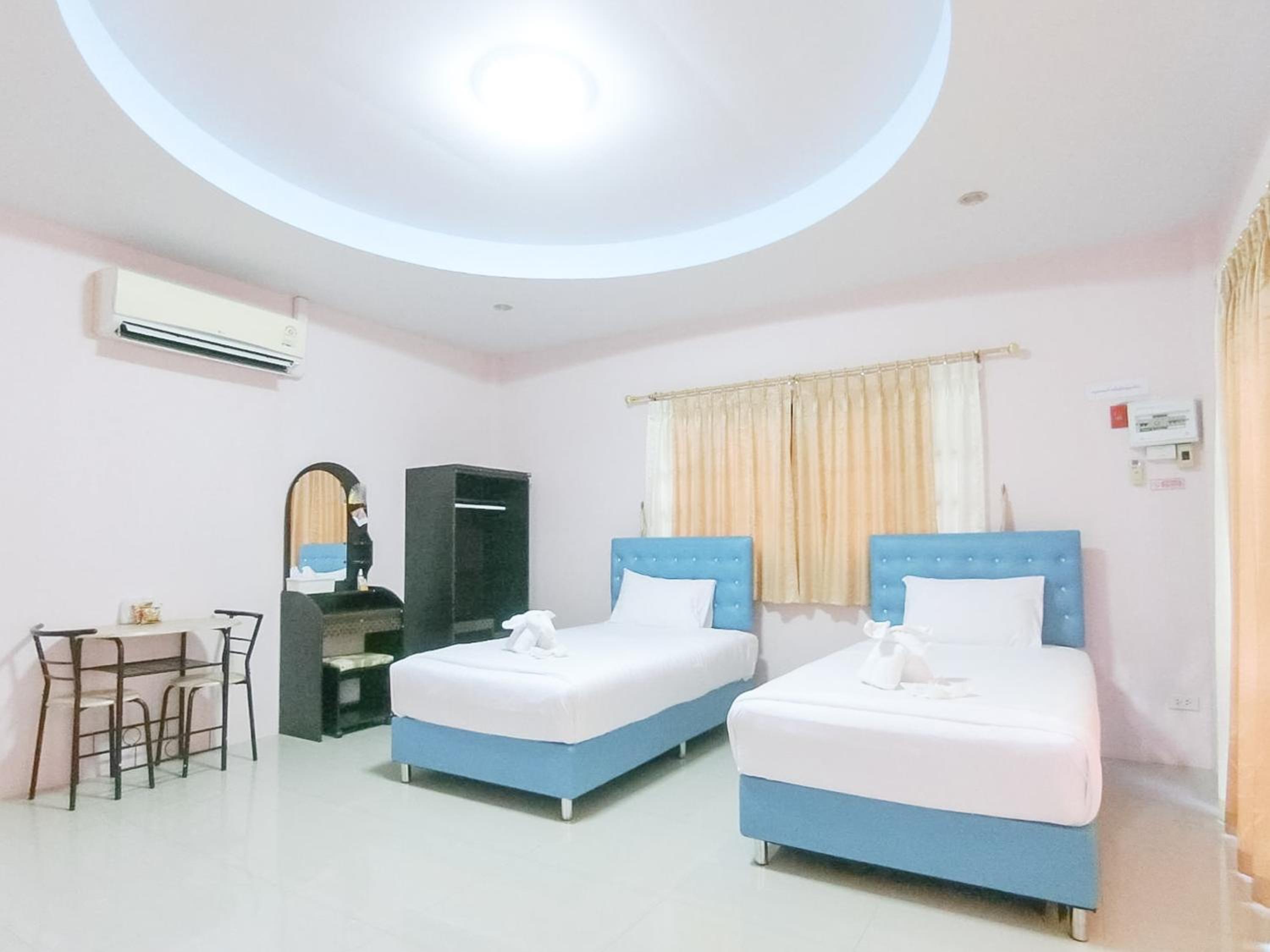 Deluxe Twin Room - Photo 8