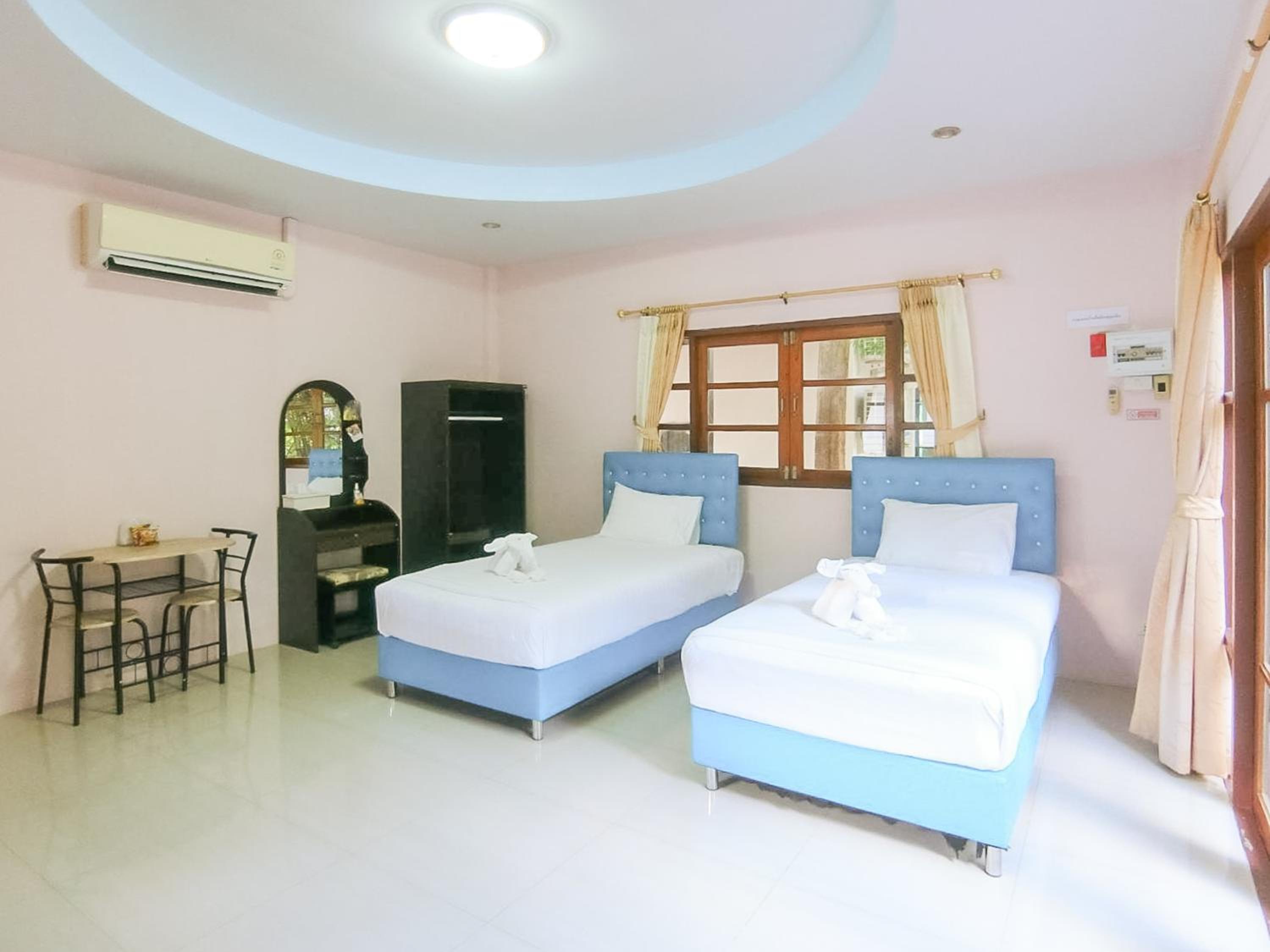 Deluxe Twin Room - Photo 2