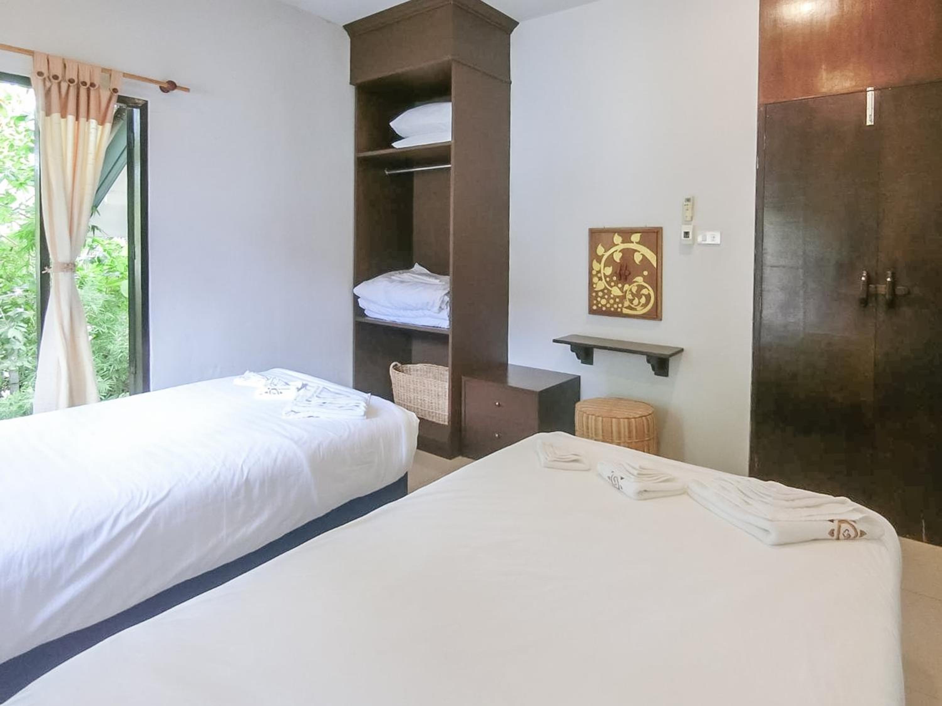 Suite - Photo 10