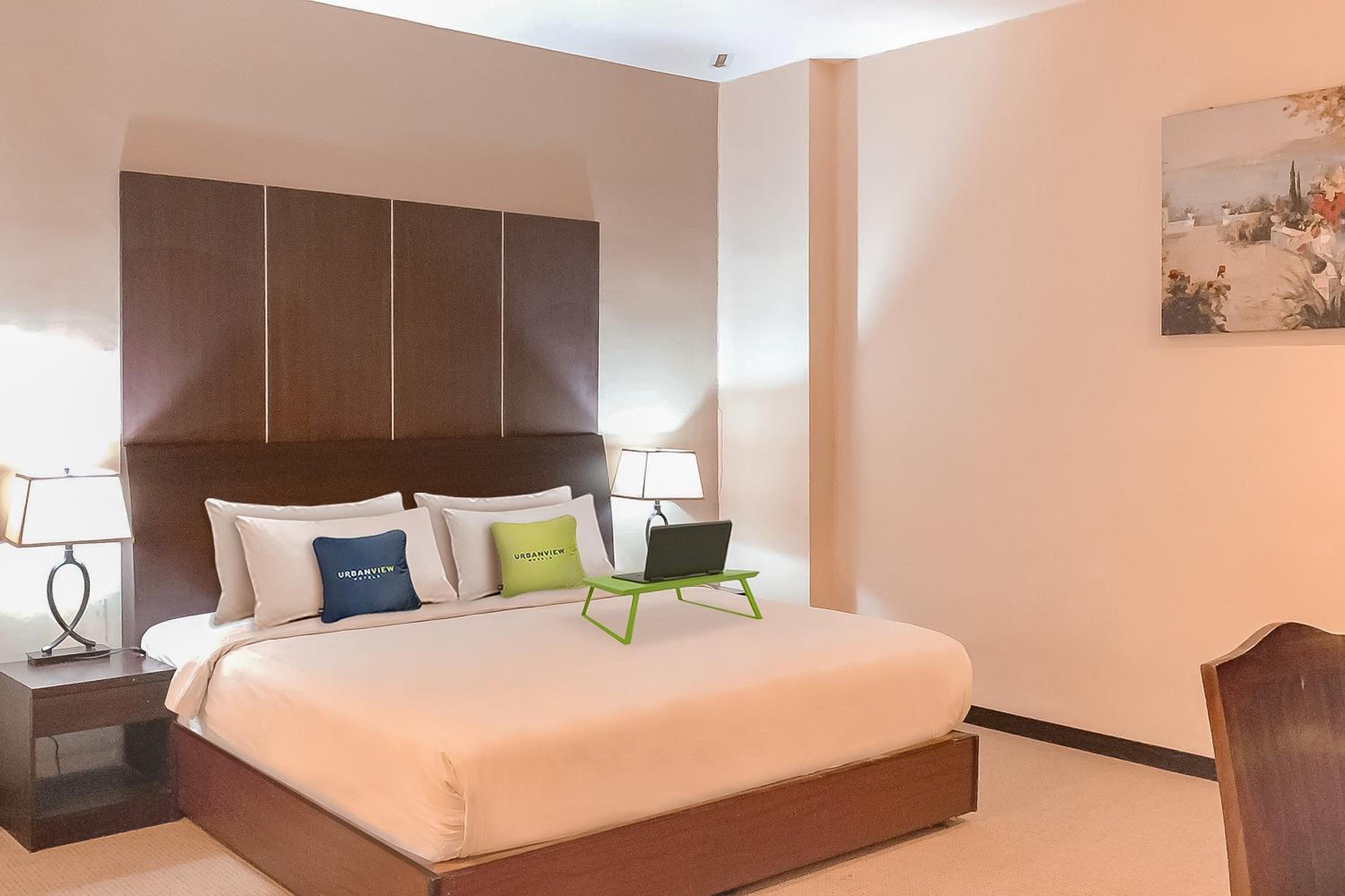 Deluxe King Room photo 1