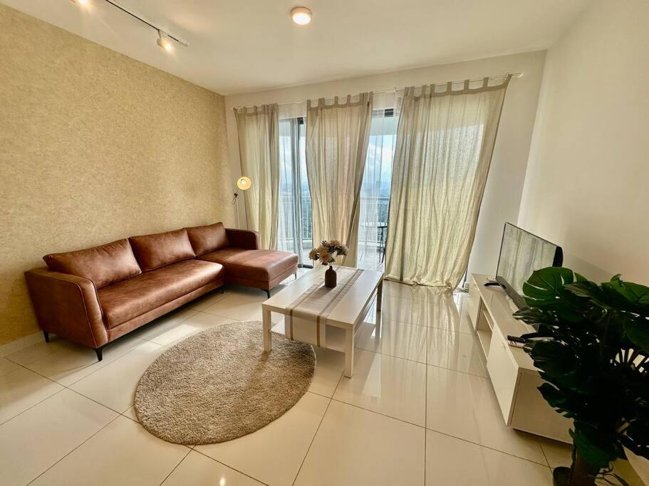 Three-Bedroom Apartment photo 1