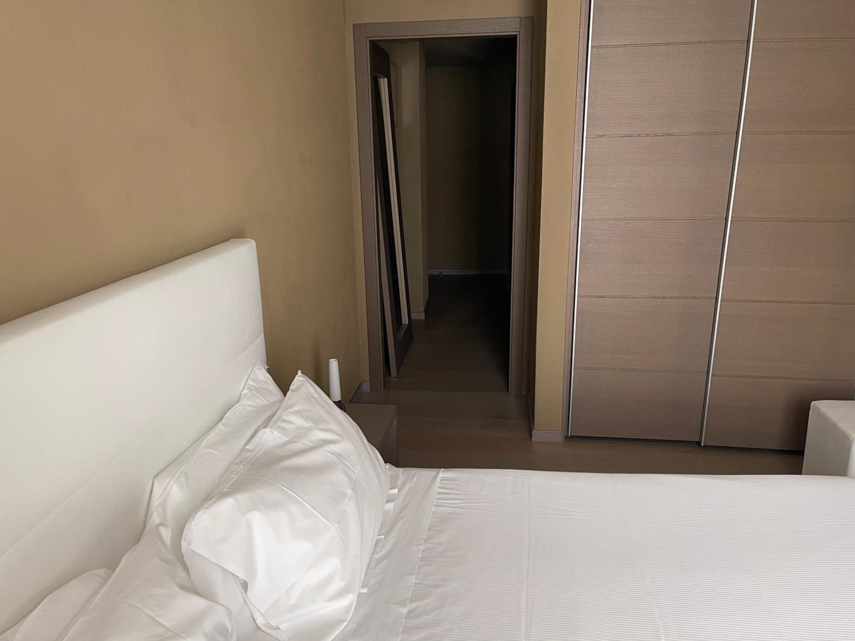 Double or Twin Room with Lake View photo 2