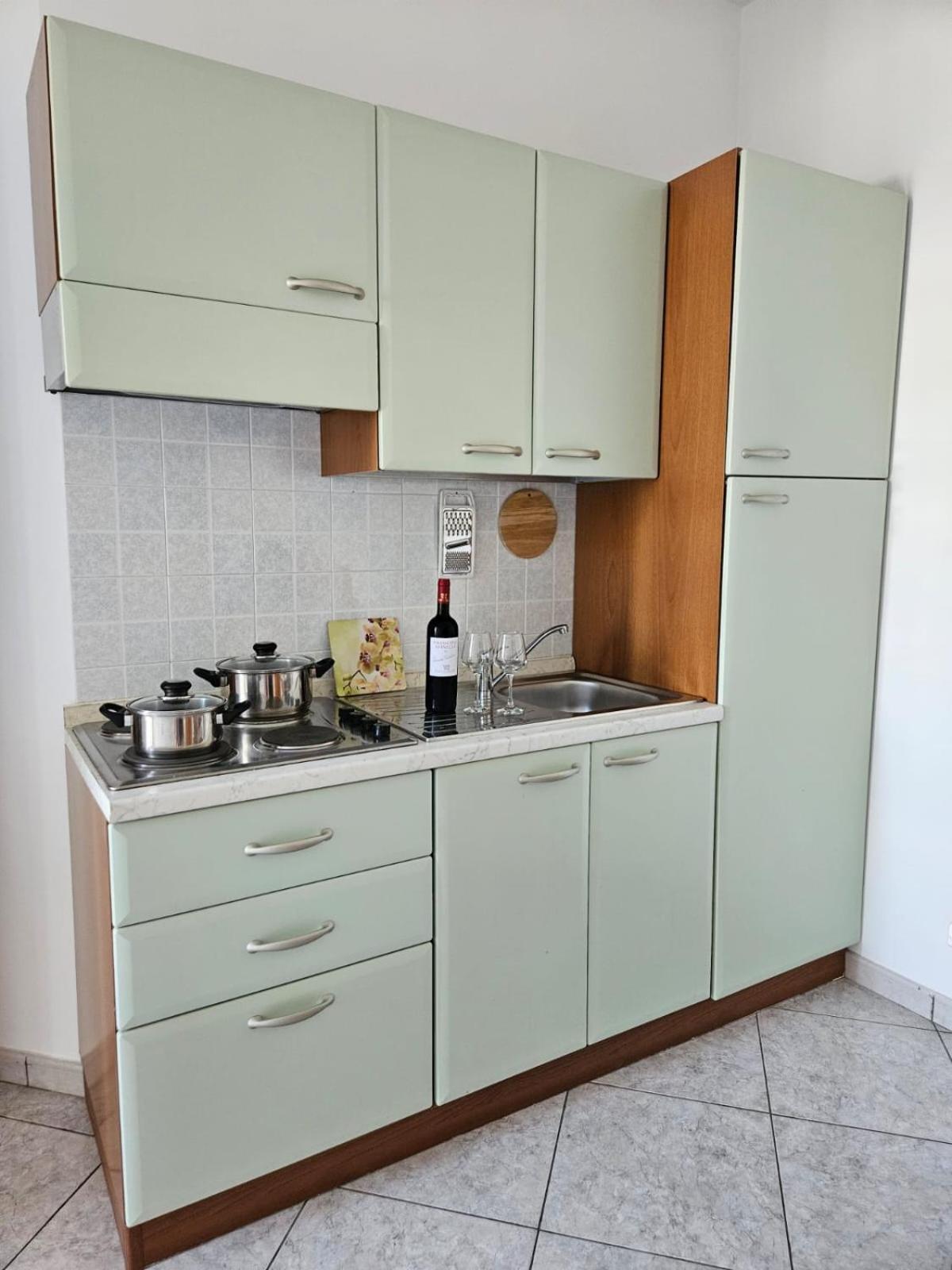 One-Bedroom Apartment - Photo 14