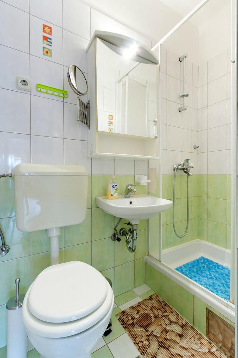 One-Bedroom Apartment - Photo 13