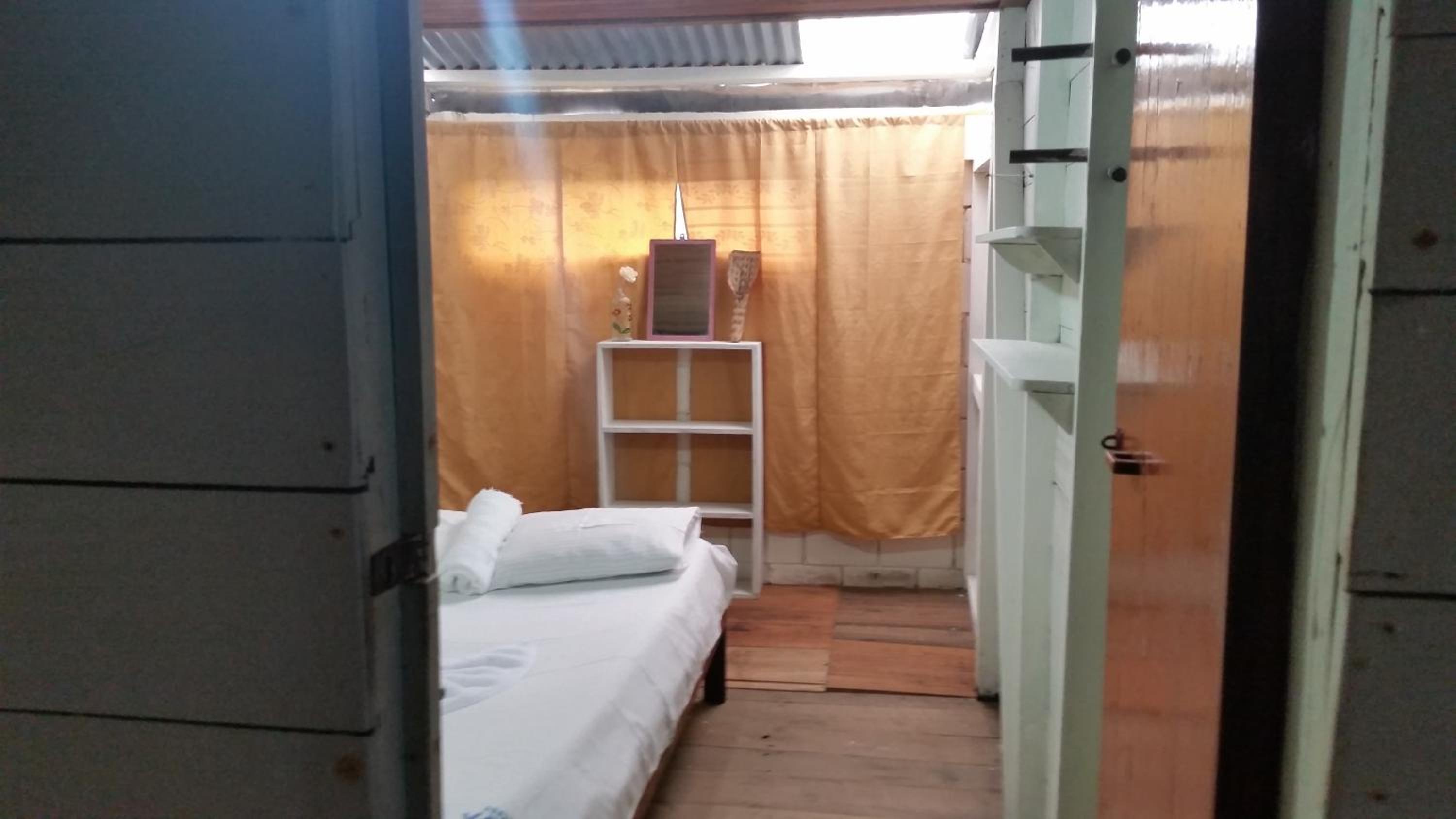 Double Room with Shared Bathroom photo 3
