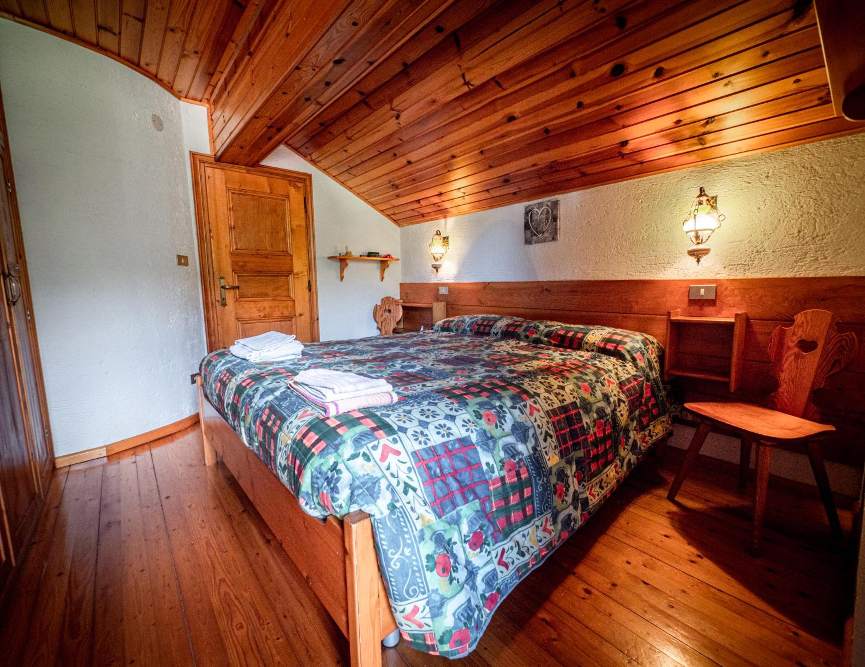 Three-Bedroom Chalet photo 2