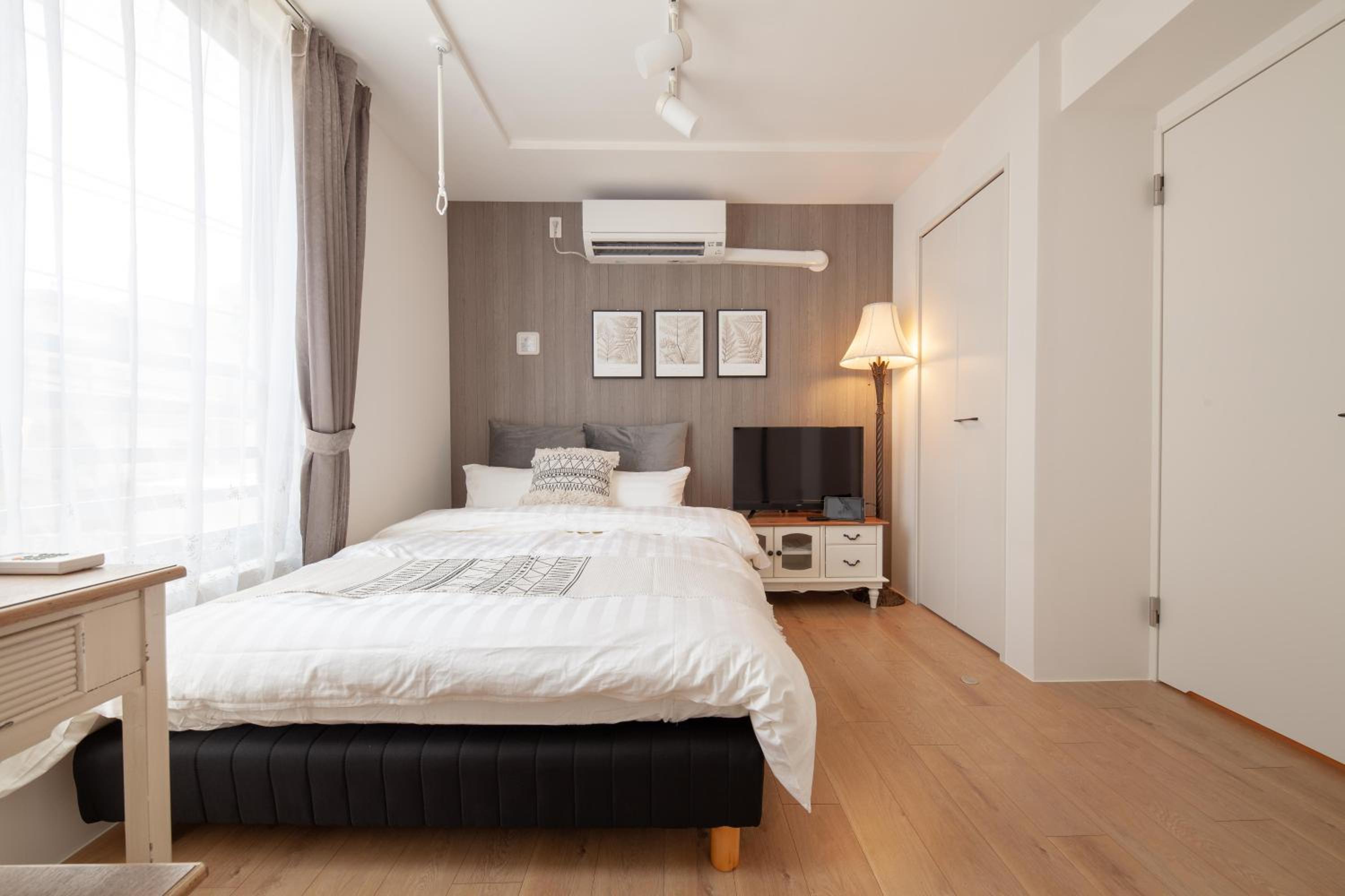One-Bedroom Apartment photo 1