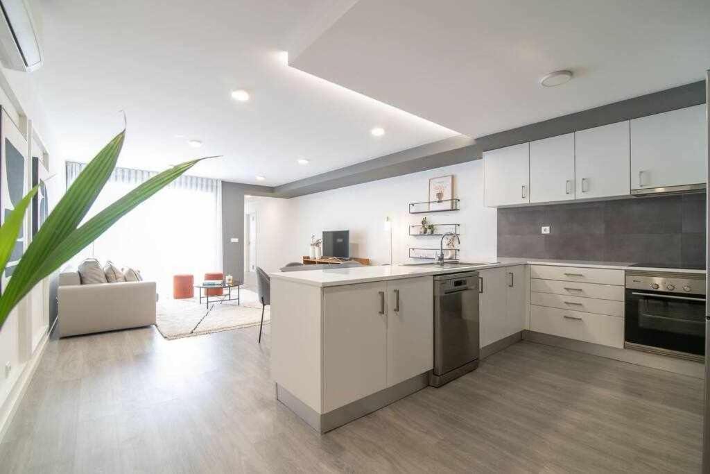 Three-Bedroom Apartment photo 2