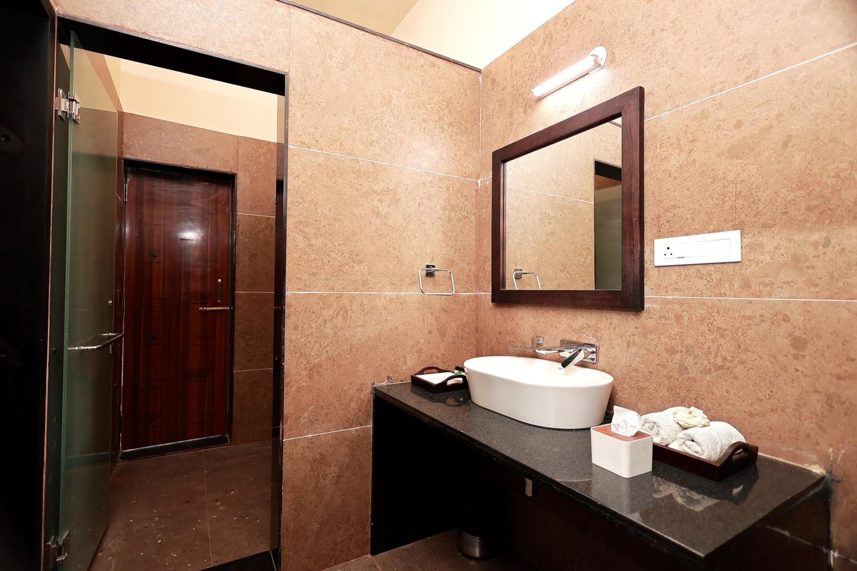 Village Suite Villa with Plunge Pool, Jacuzzi and Private Sit Out - Photo 2