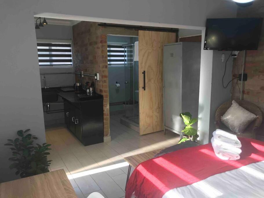 Studio Apartment photo 2