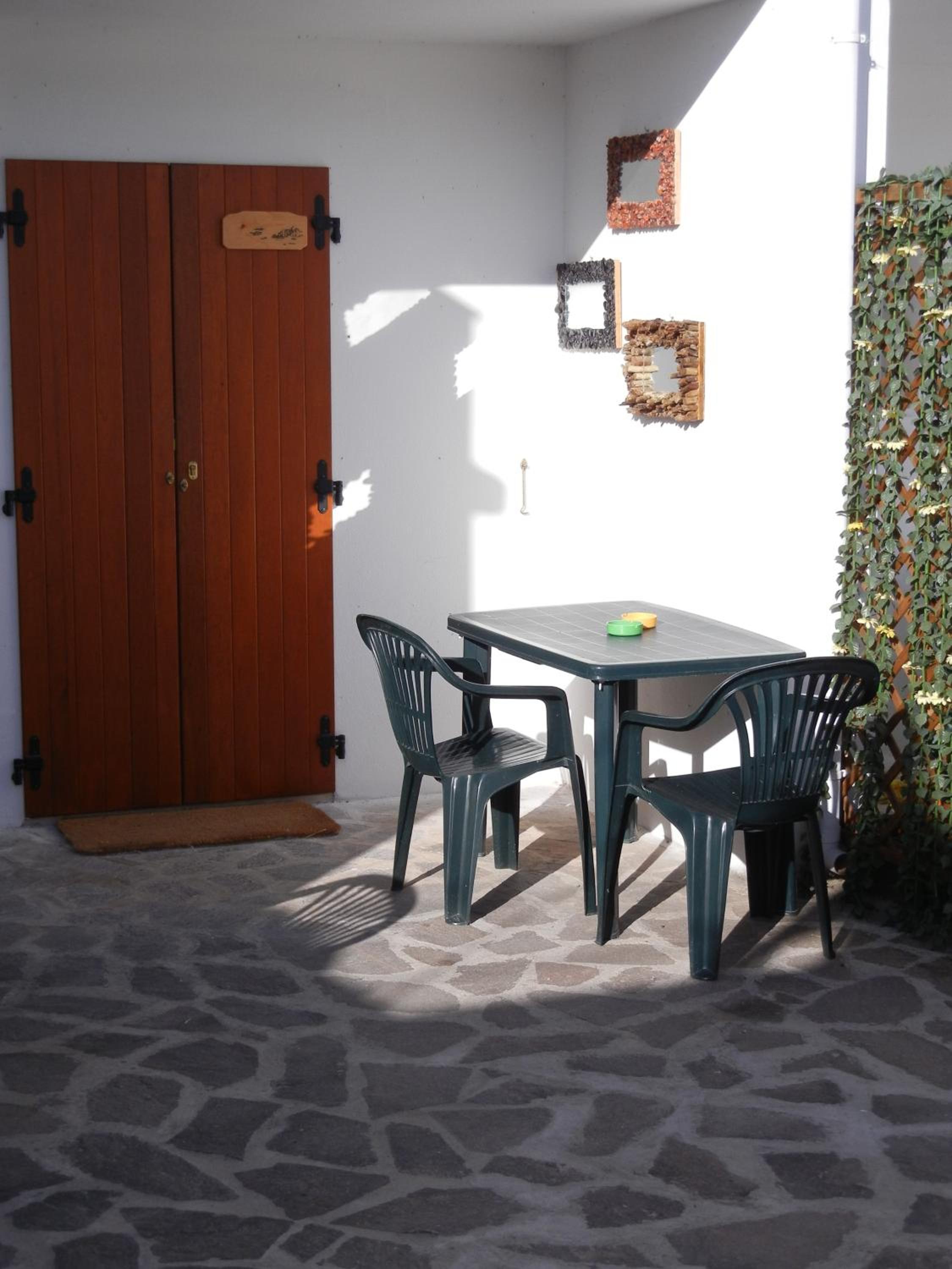 Studio Apartment with One Double Bed