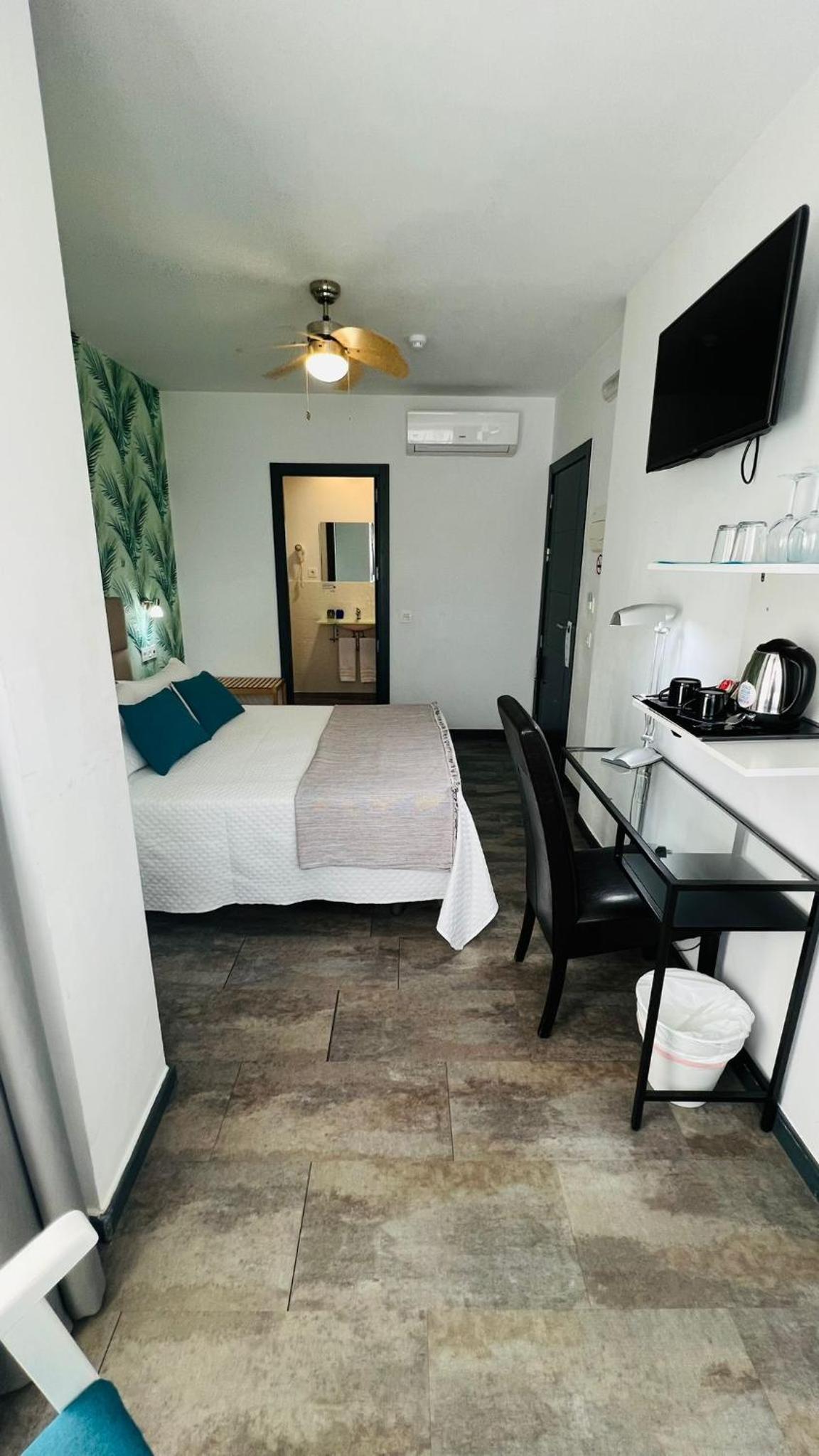 Standard Twin Room photo 3