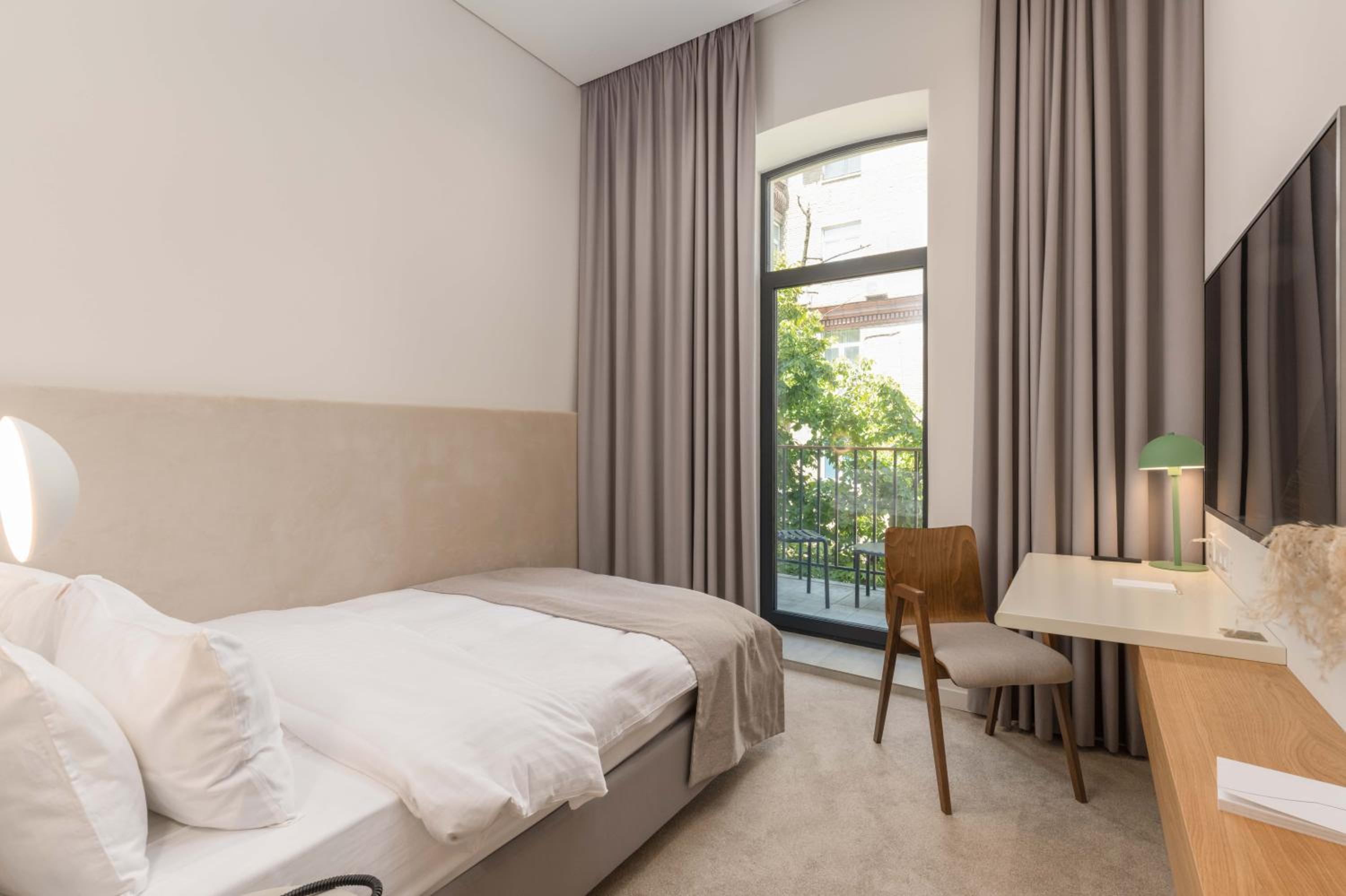 Queen Room with Balcony
