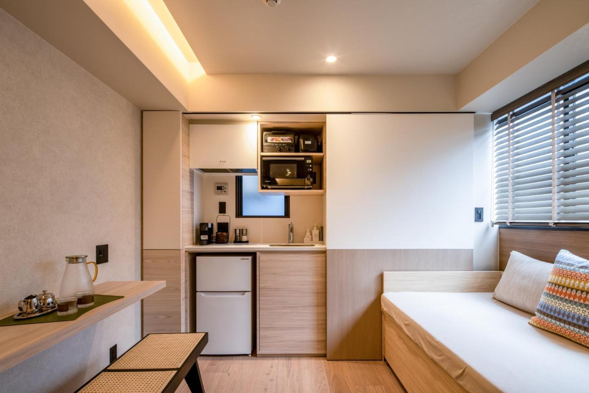Apartment 401 photo 2