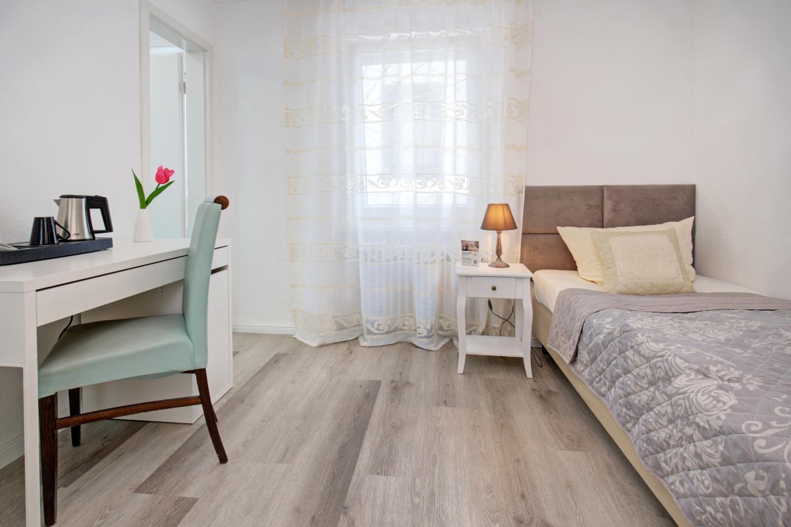 Single Room photo 2