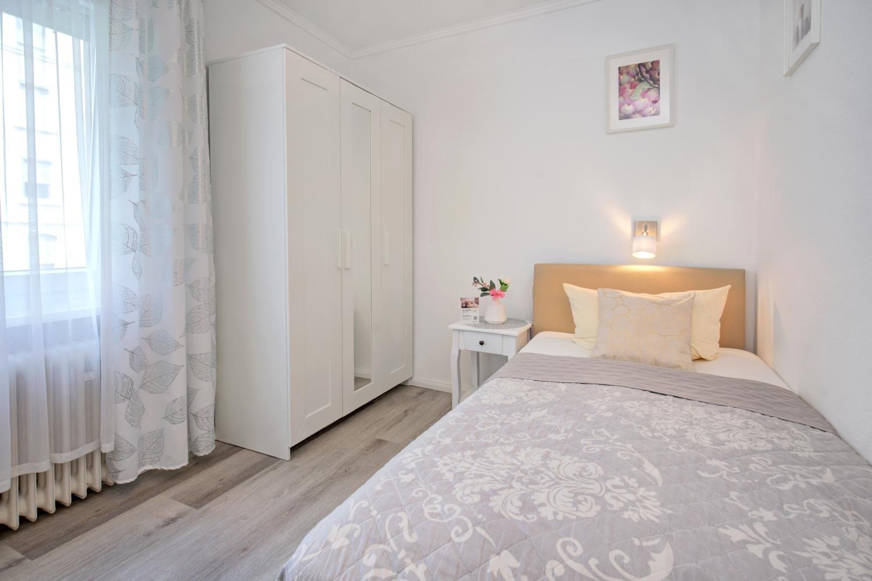 Single Room photo 3