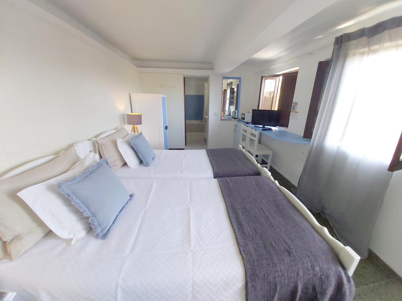 Twin Room - Photo 1