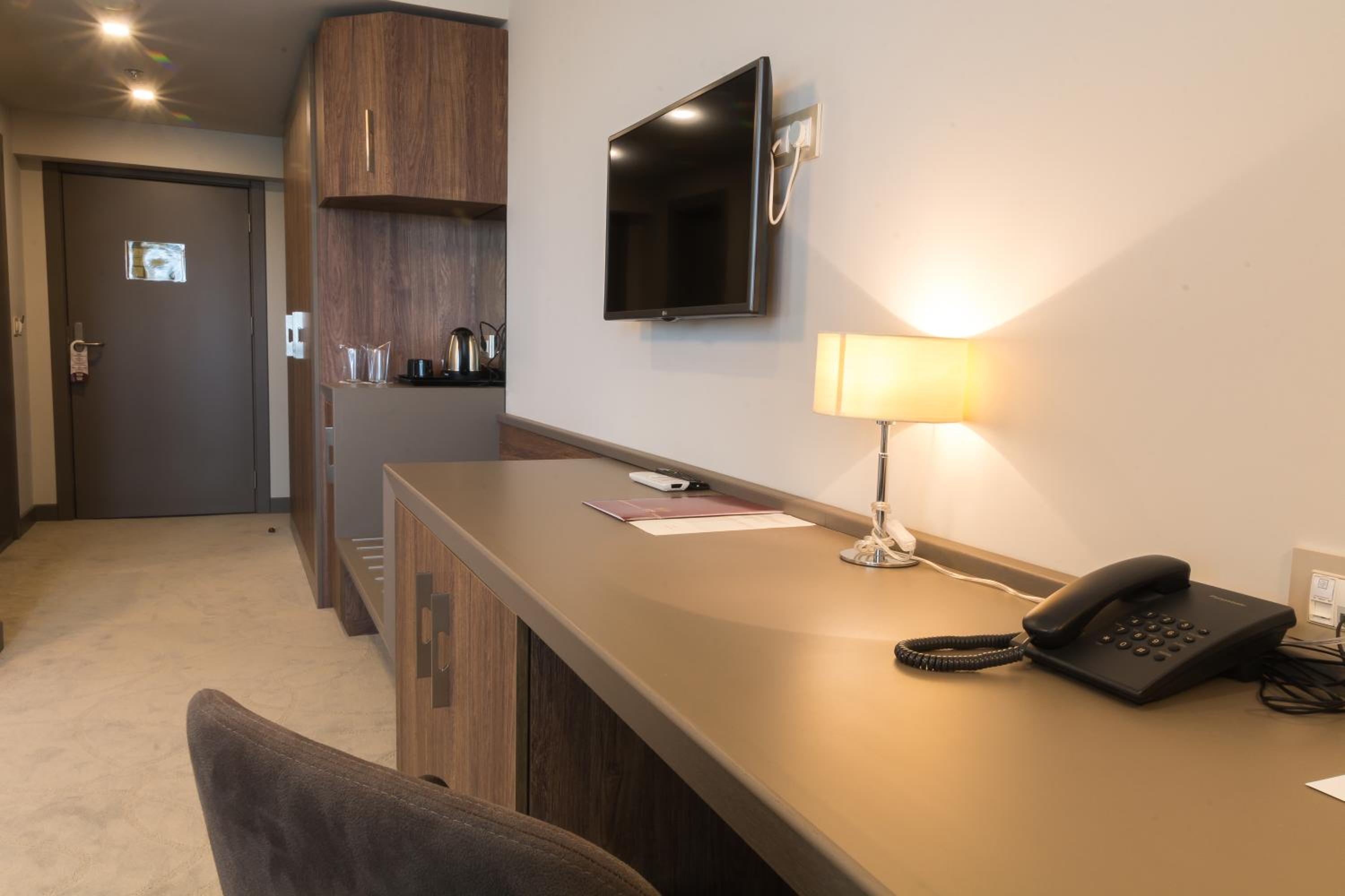 Deluxe Twin Room - Photo 6