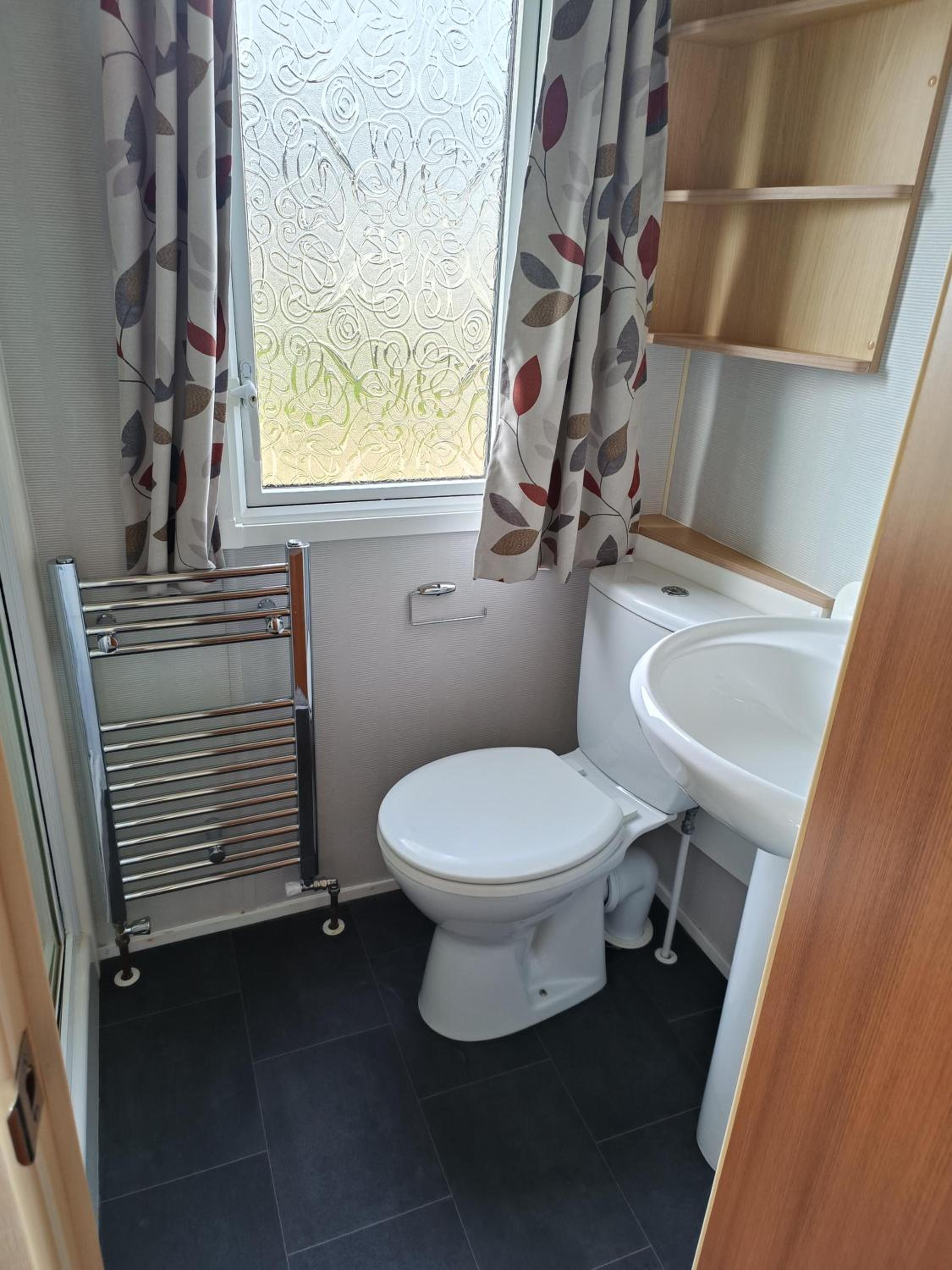 Mobile Home photo 2