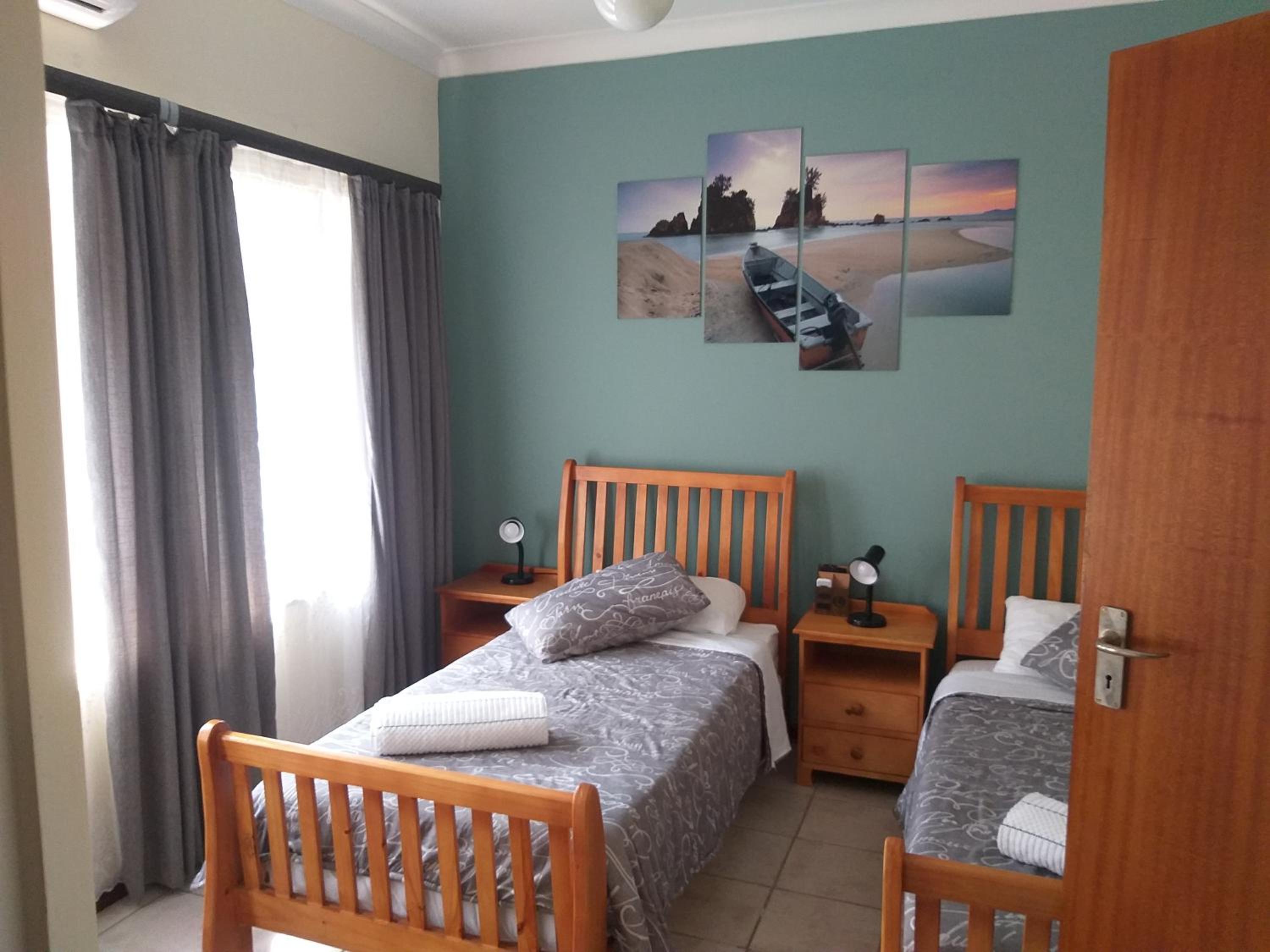 Twin Room - Photo 1