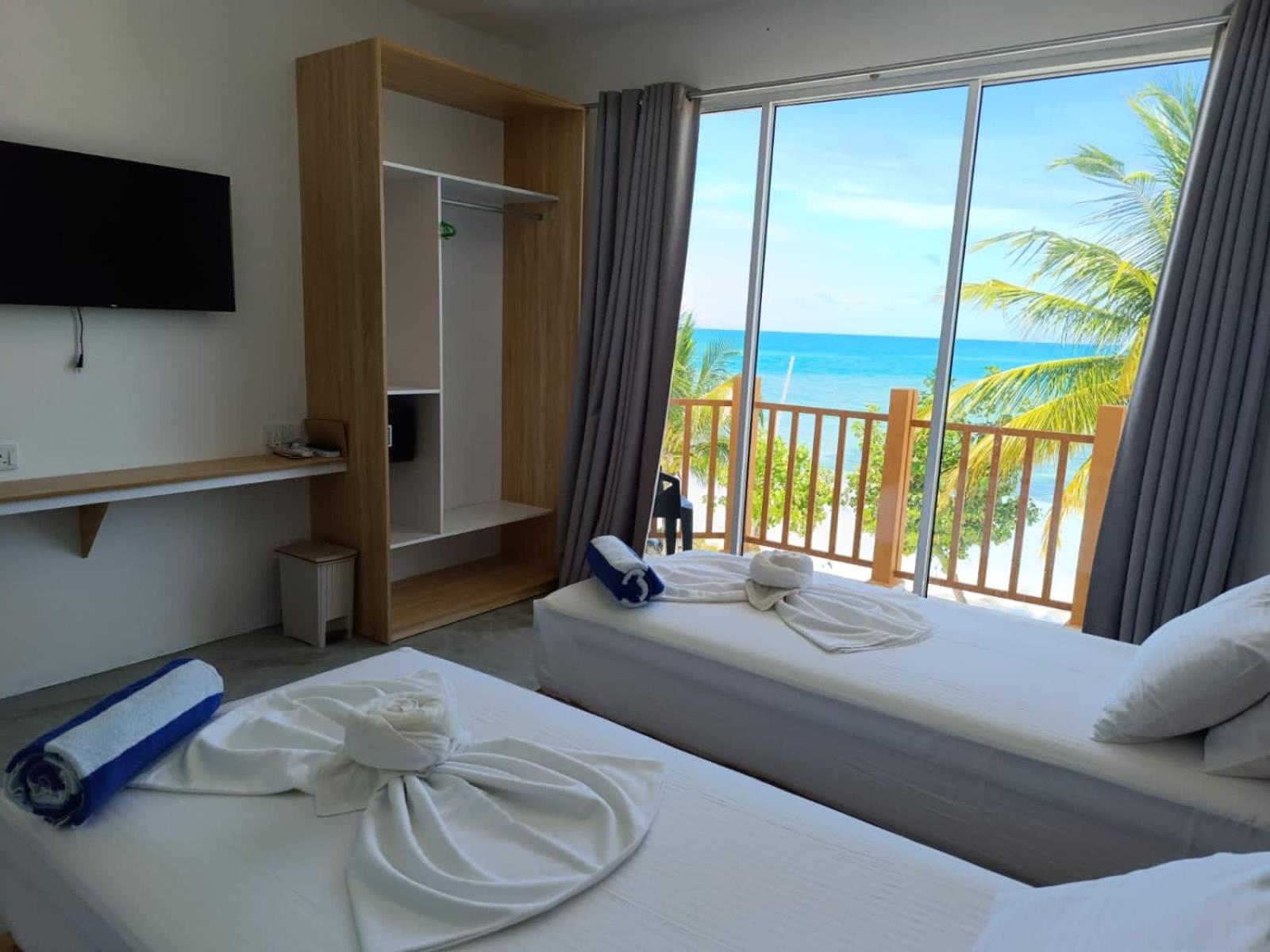 Deluxe Double or Twin Room with Sea View