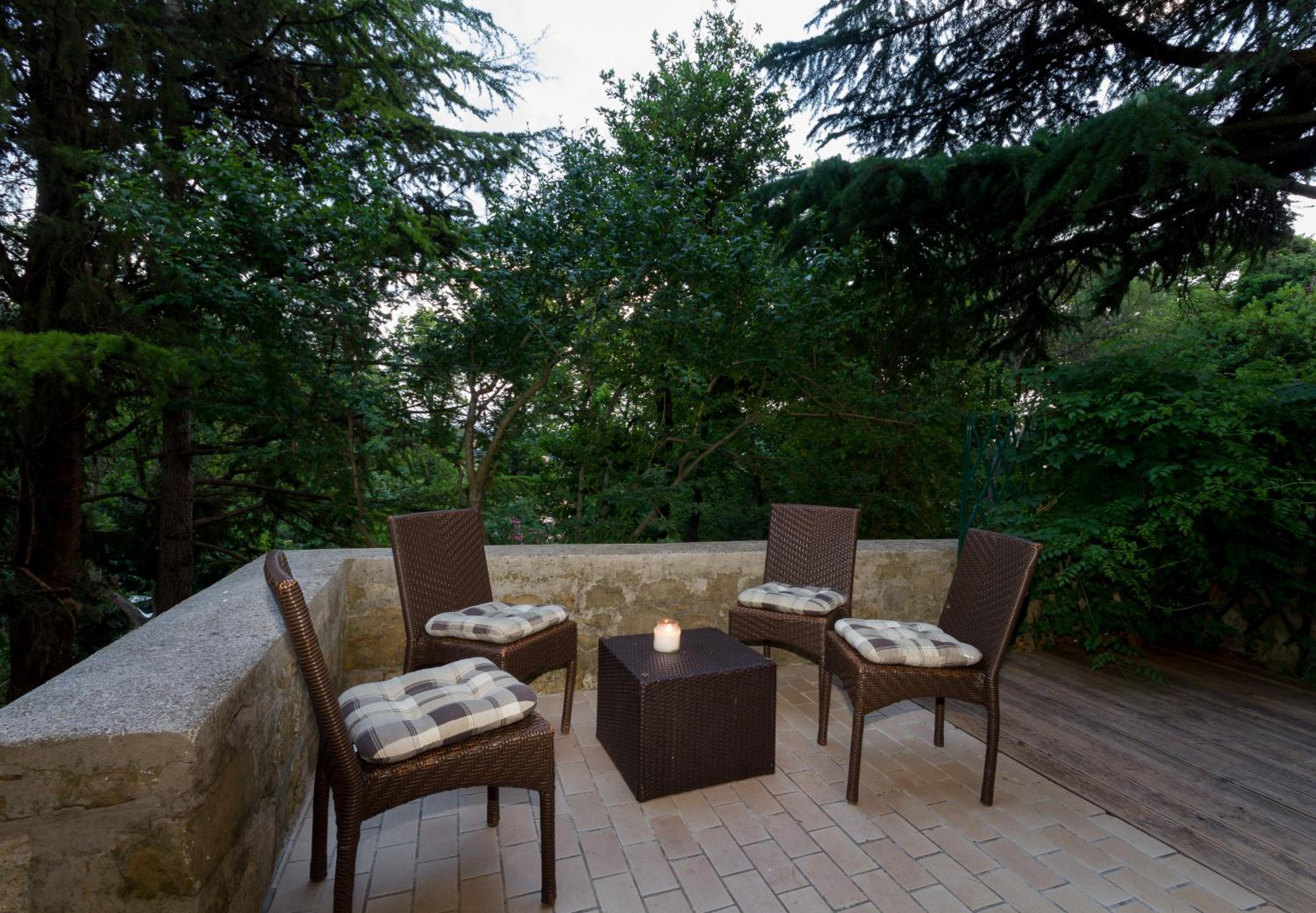 Two-Bedroom Apartment with Terrace and Garden View - Photo 10